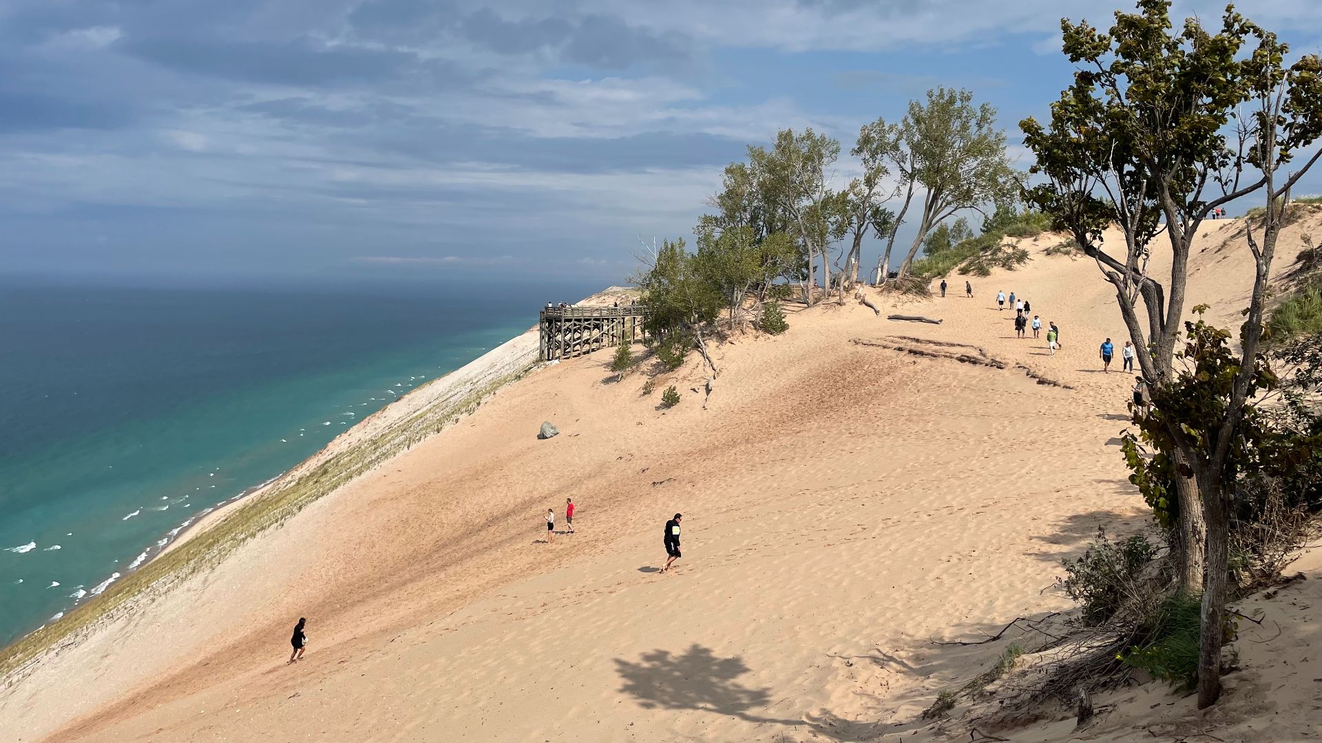 File:Sleeping Bear Dunes Overlook.jpg
