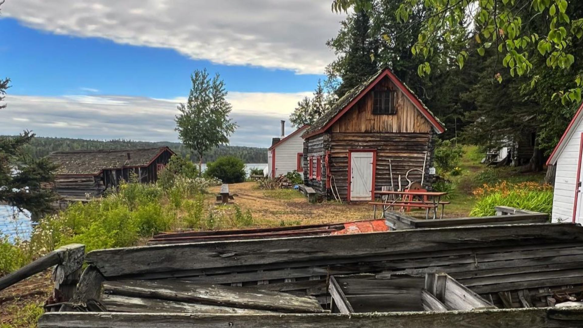 File:Edisen Fishery at IRNP.jpg