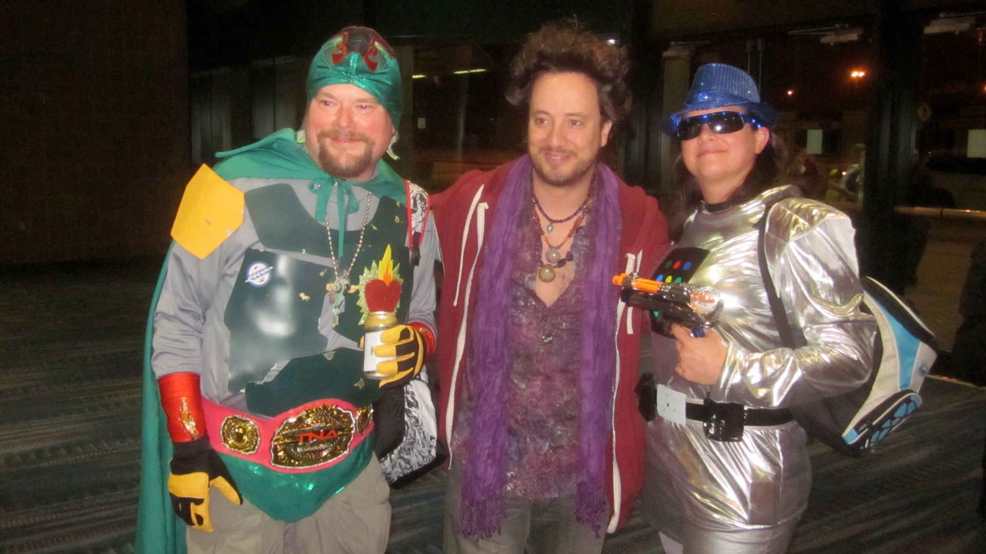 File:Comic Con Alien Abduction.JPG