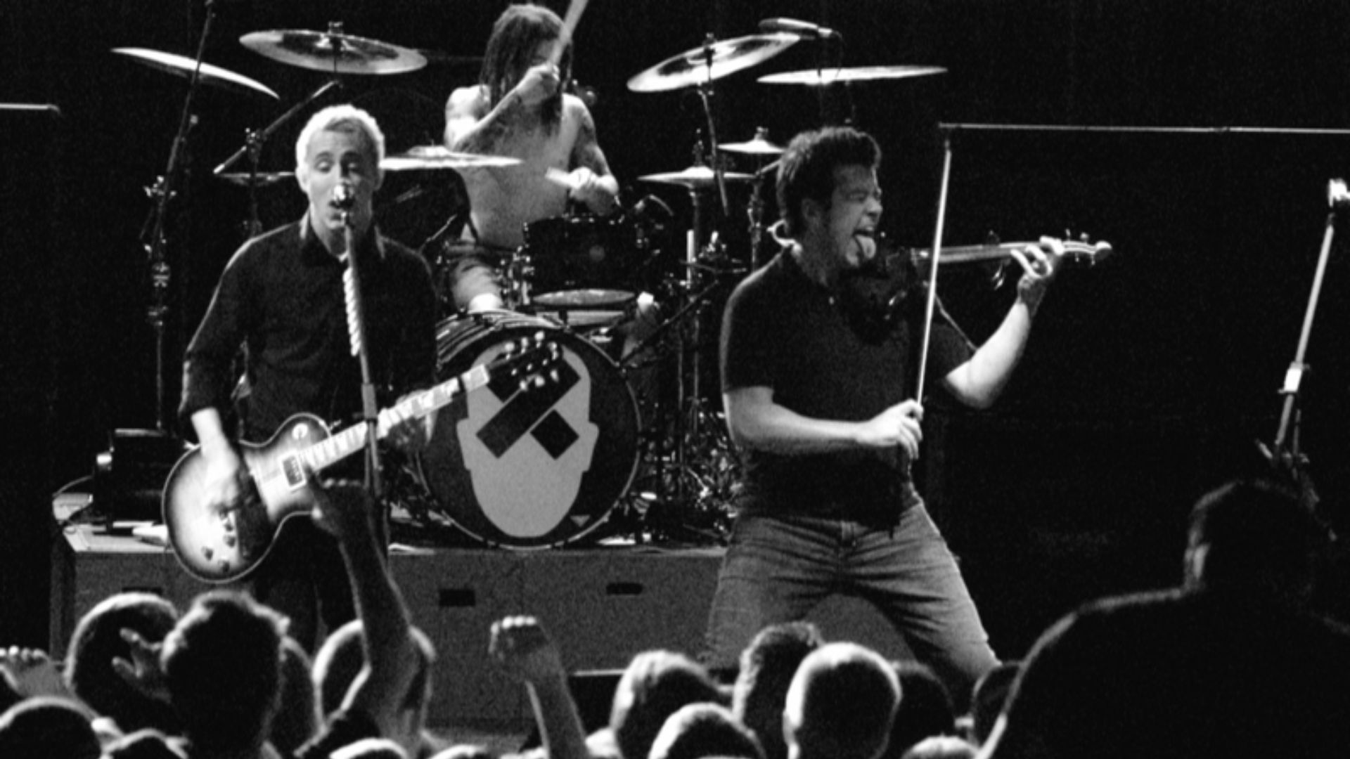 File:Yellowcard - 2006 concert.jpg