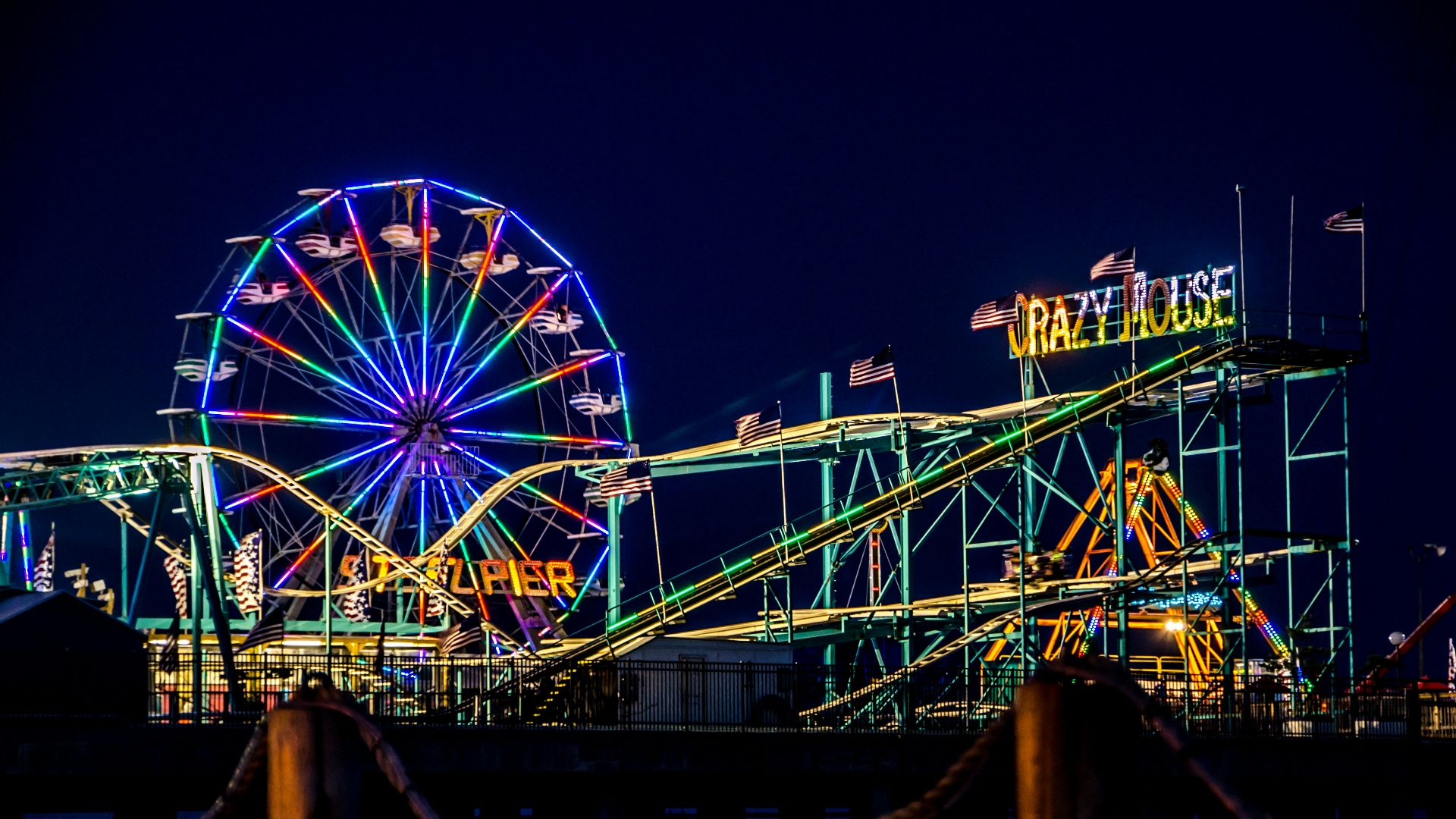 Ferris Wheel at daytime