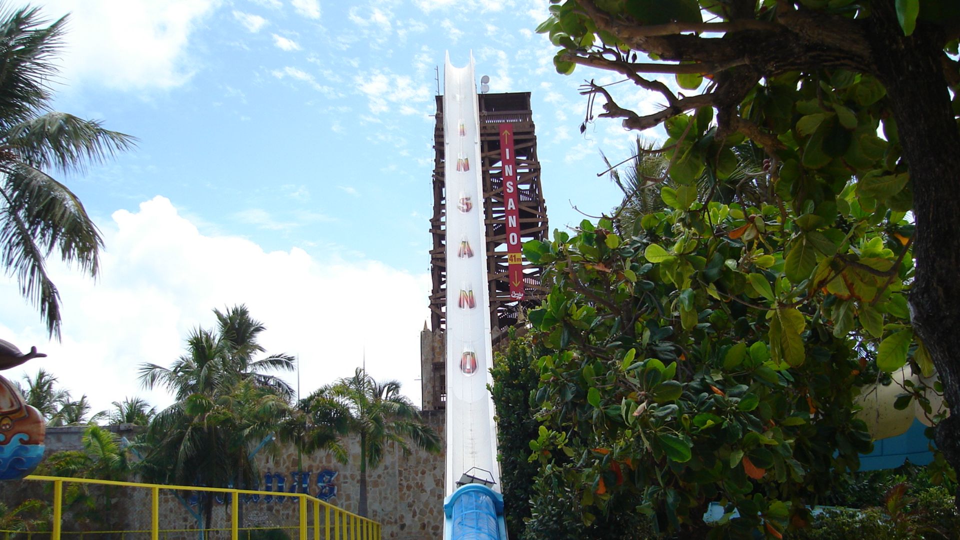File:Insano - Beach Park - Fortaleza CE - panoramio.jpg
