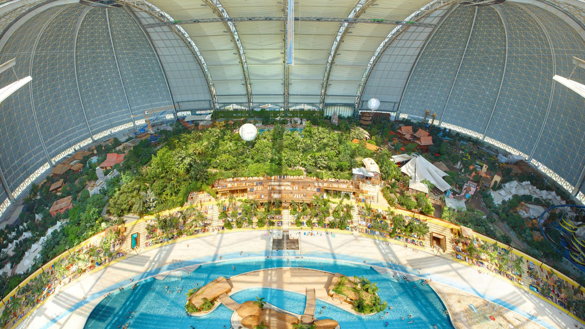 File:Tropical Islands Draufsicht.JPG