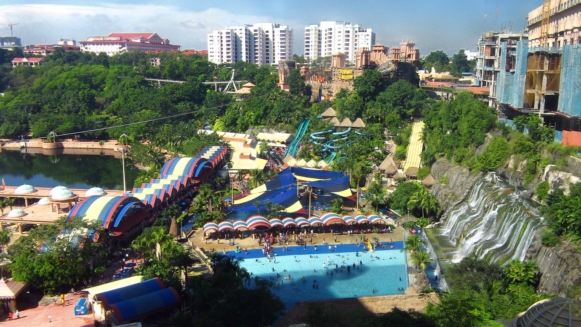 File:Sunway Lagoon.jpg