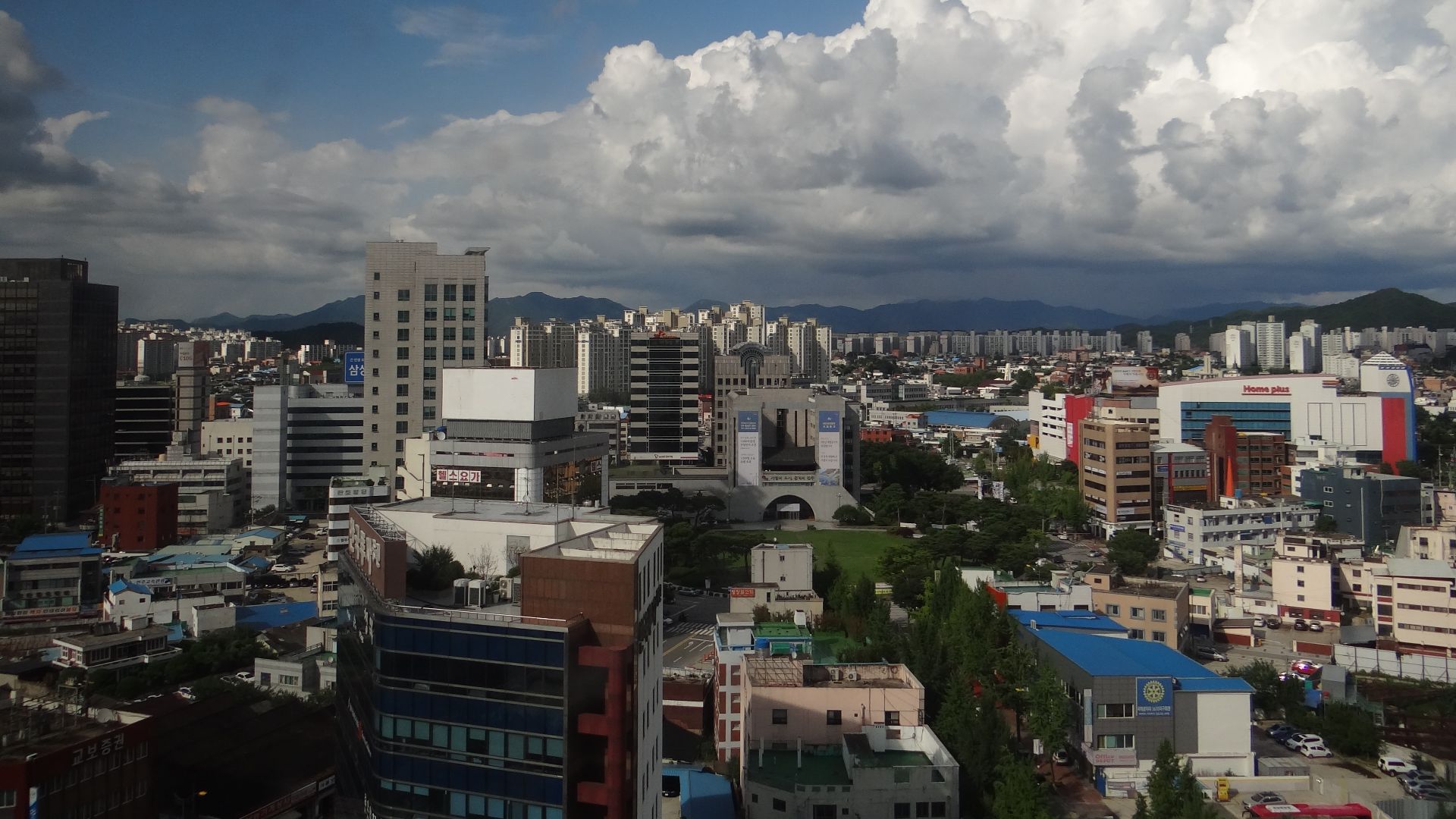 File:Downtown Jeonju - July 2018 (2).jpg