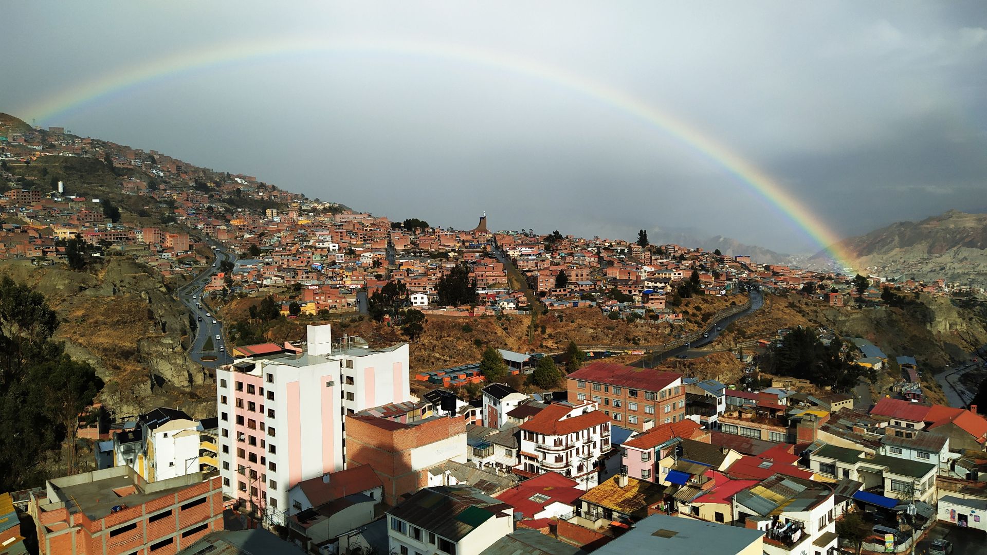 File:Arco Iris sobre La Paz, Bolivia.jpg