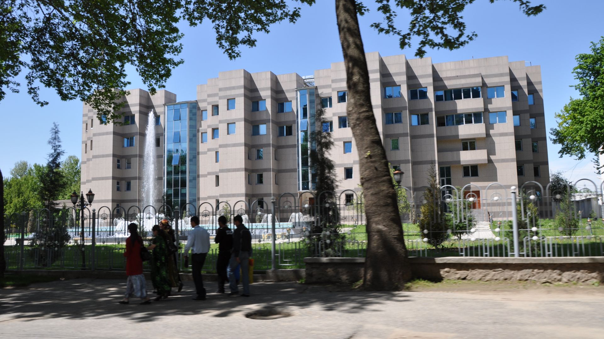 File:Streets of Dushanbe, Tajikistan (3482246511).jpg