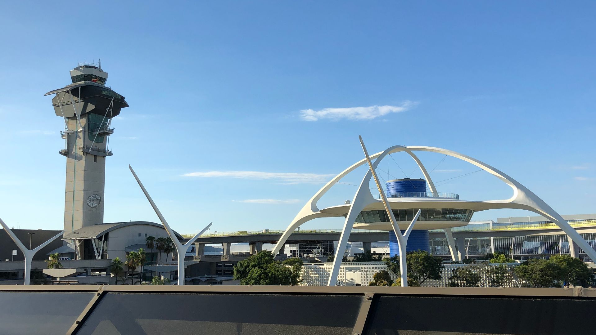 File:2021-10-05 16 45 17 View outside from inside Los Angeles International Airport in Los Angeles, Los Angeles County, California.jpg