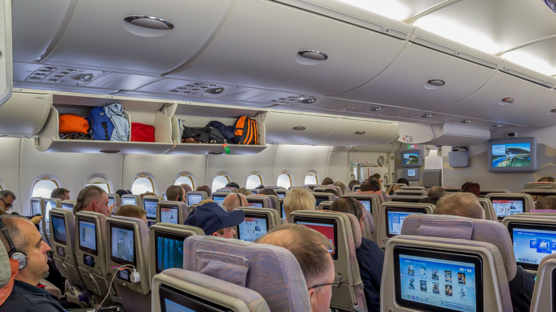 File:A6-EER (15958305475).jpg