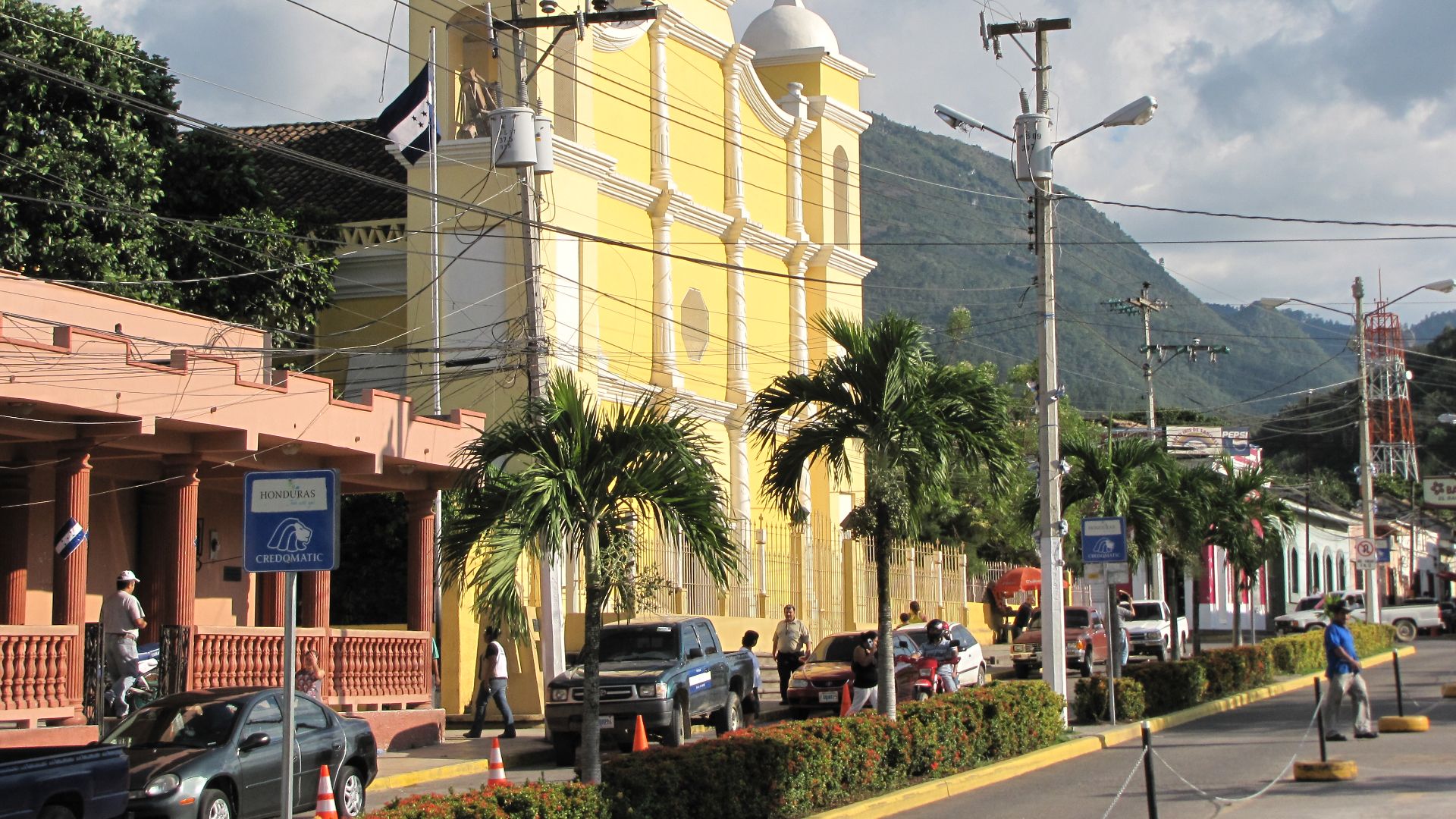 File:Templo catolico de la ciudad de Santa Barbara. - panoramio.jpg