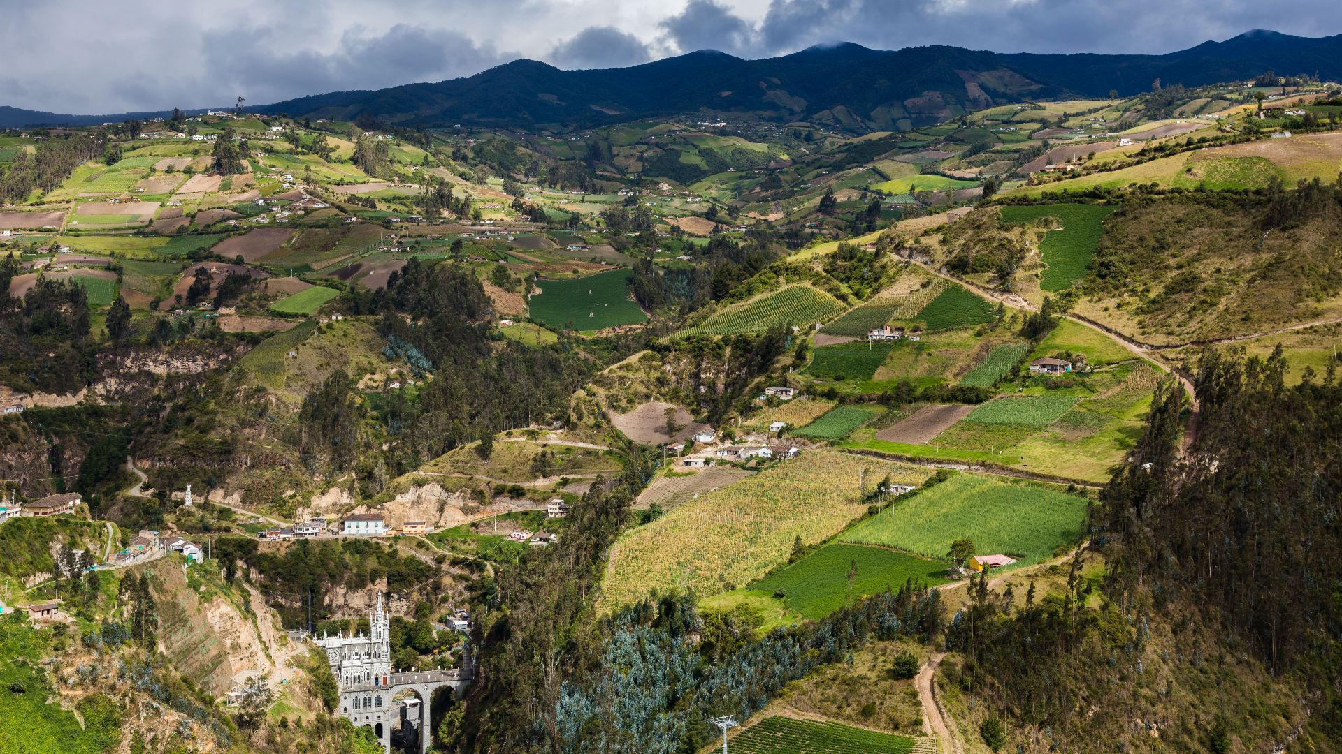 File:Santuario de Las Lajas, Ipiales, Colombia, 2015-07-21, DD 01.JPG