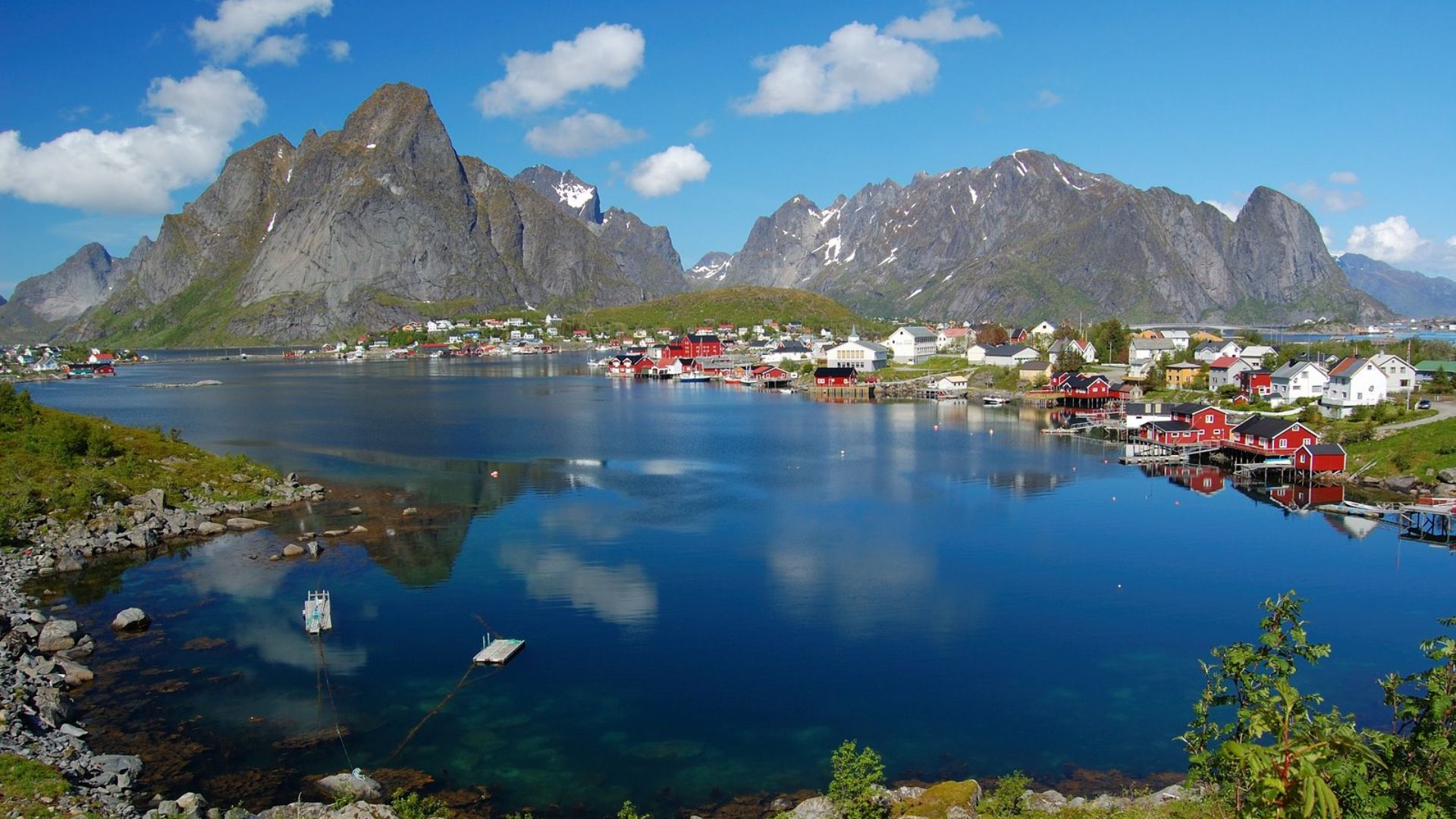 File:Reine (6087635533).jpg