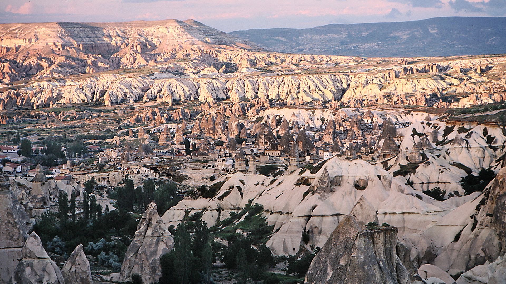 File:00 2315 Tufa landscape of Goreme (Turkey).jpg