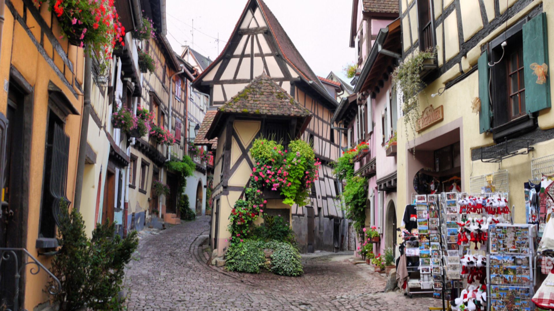 File:Eguisheim - Alsace (France).jpg