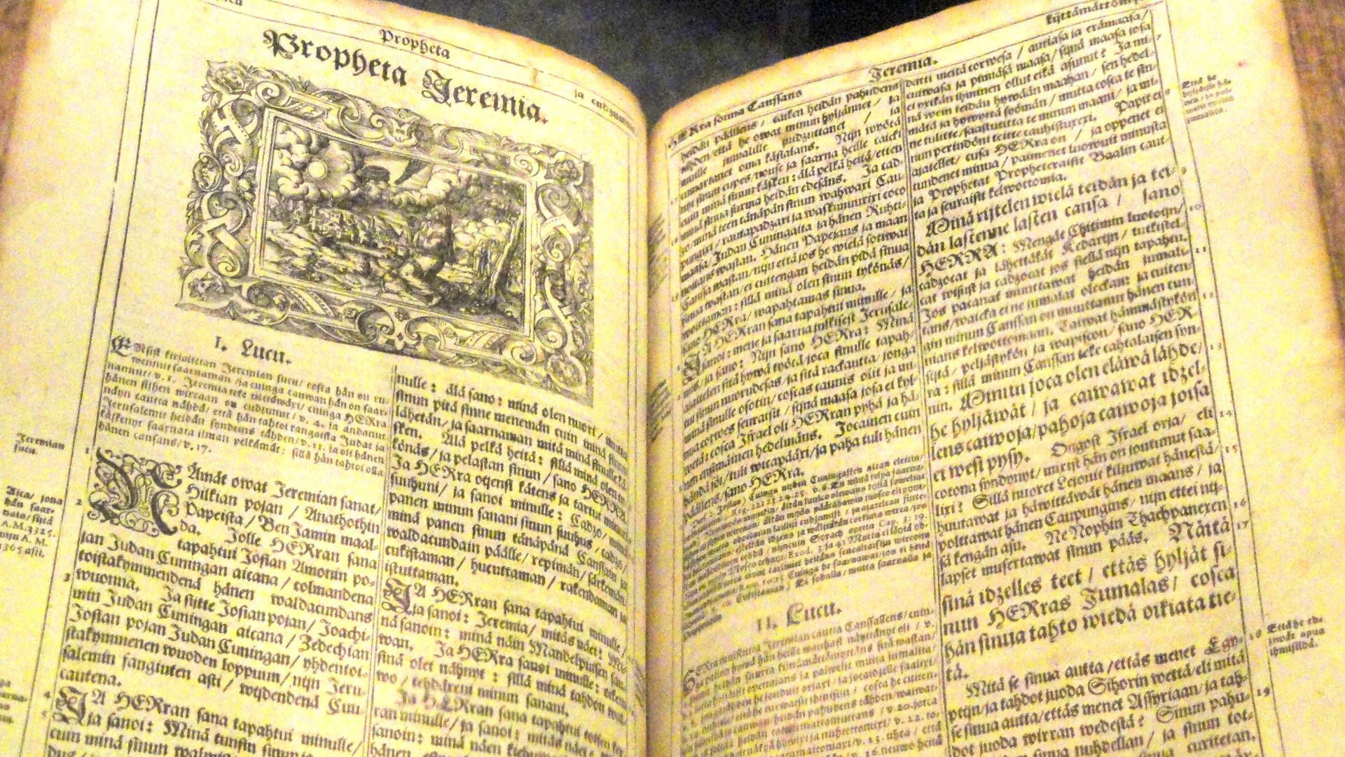 File:Bible in Finnish, 1642 - National Museum of Finland - DSC04243.JPG