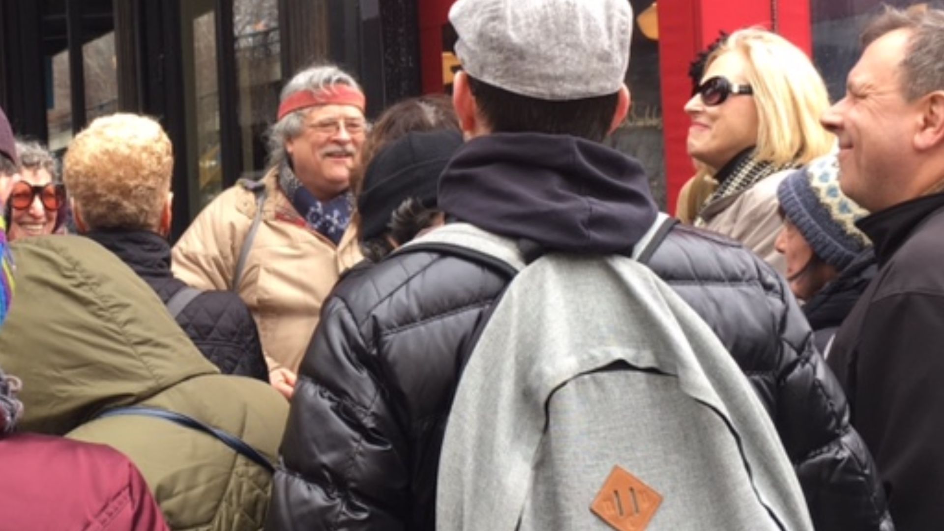 File:Native NYers Walking Tour (33774986096).jpg