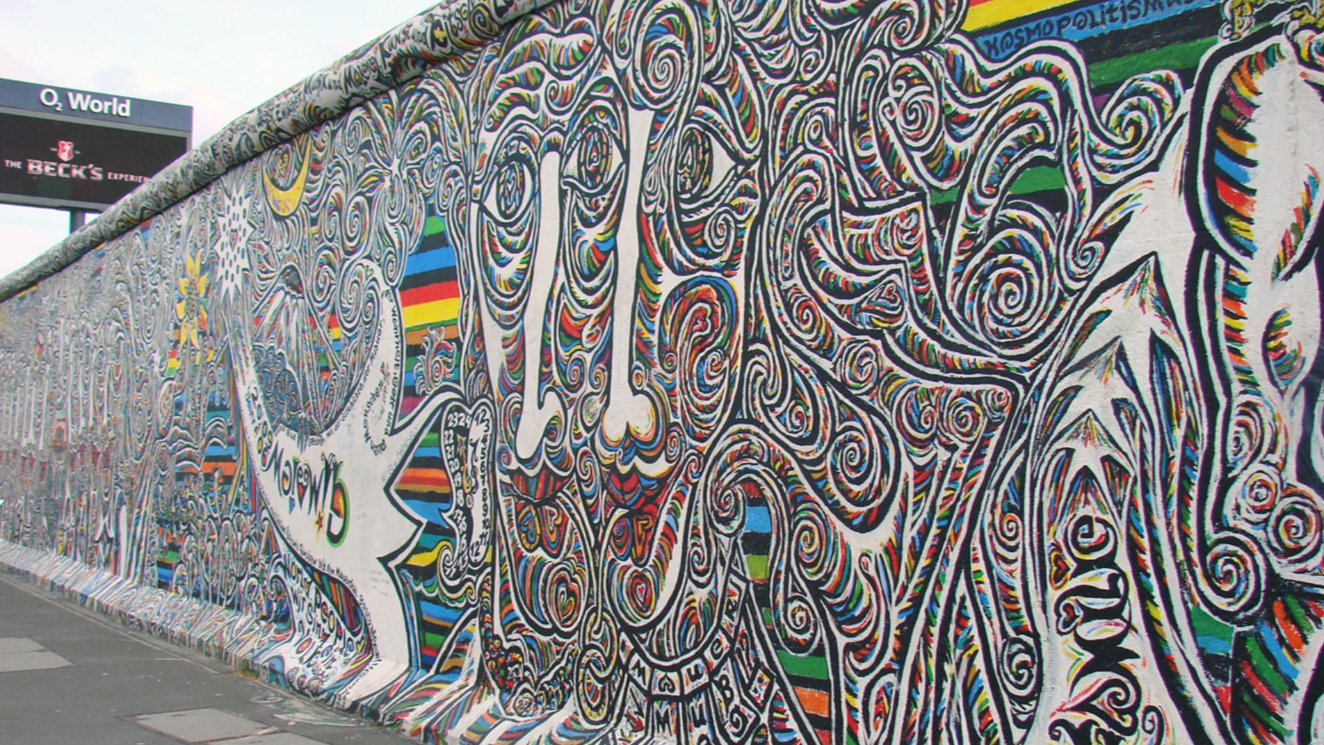 File:East Side Gallery (Berlin) (6331798939).jpg