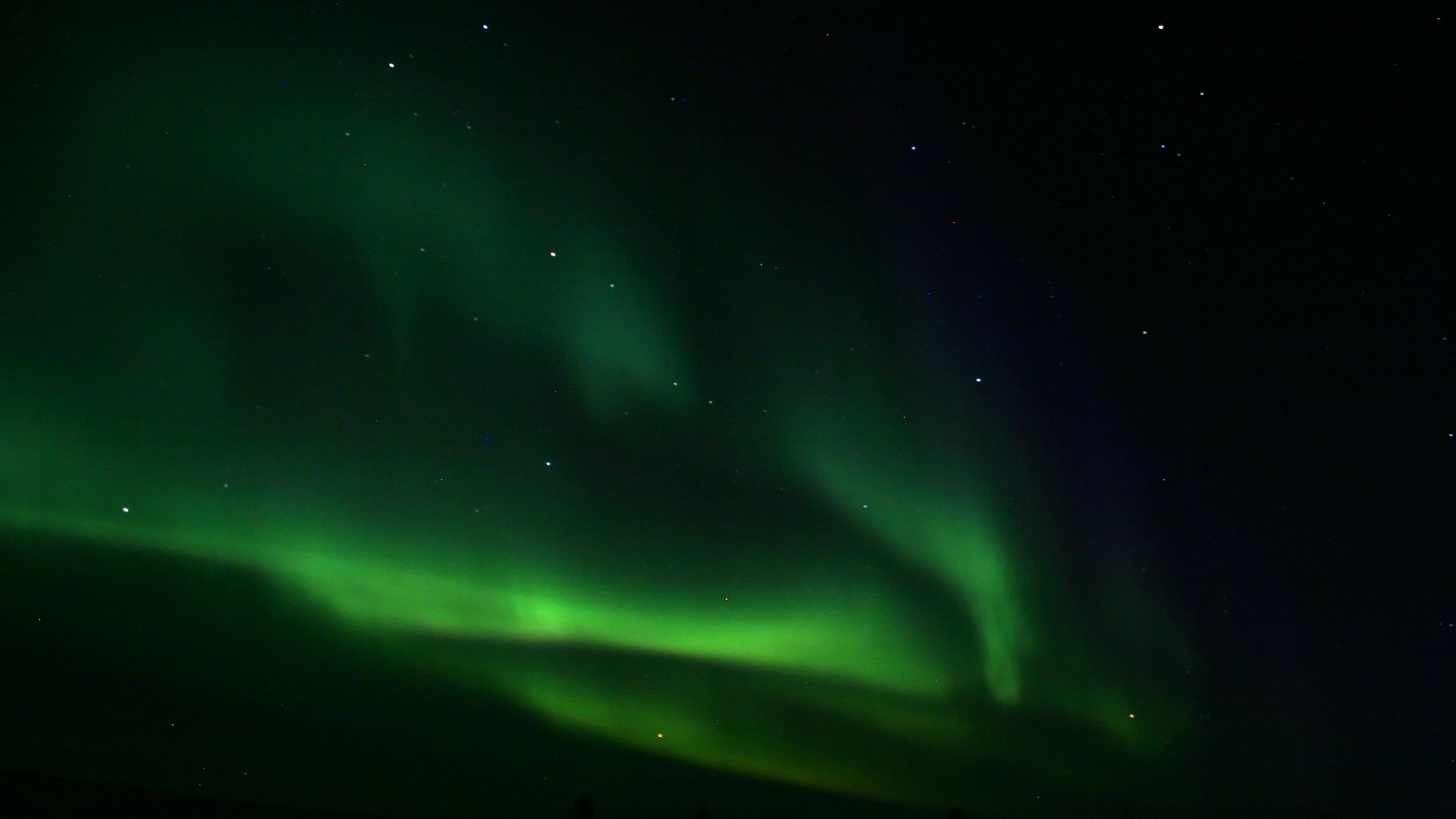 File:Northern lights at the Arctic Circle -a.jpg