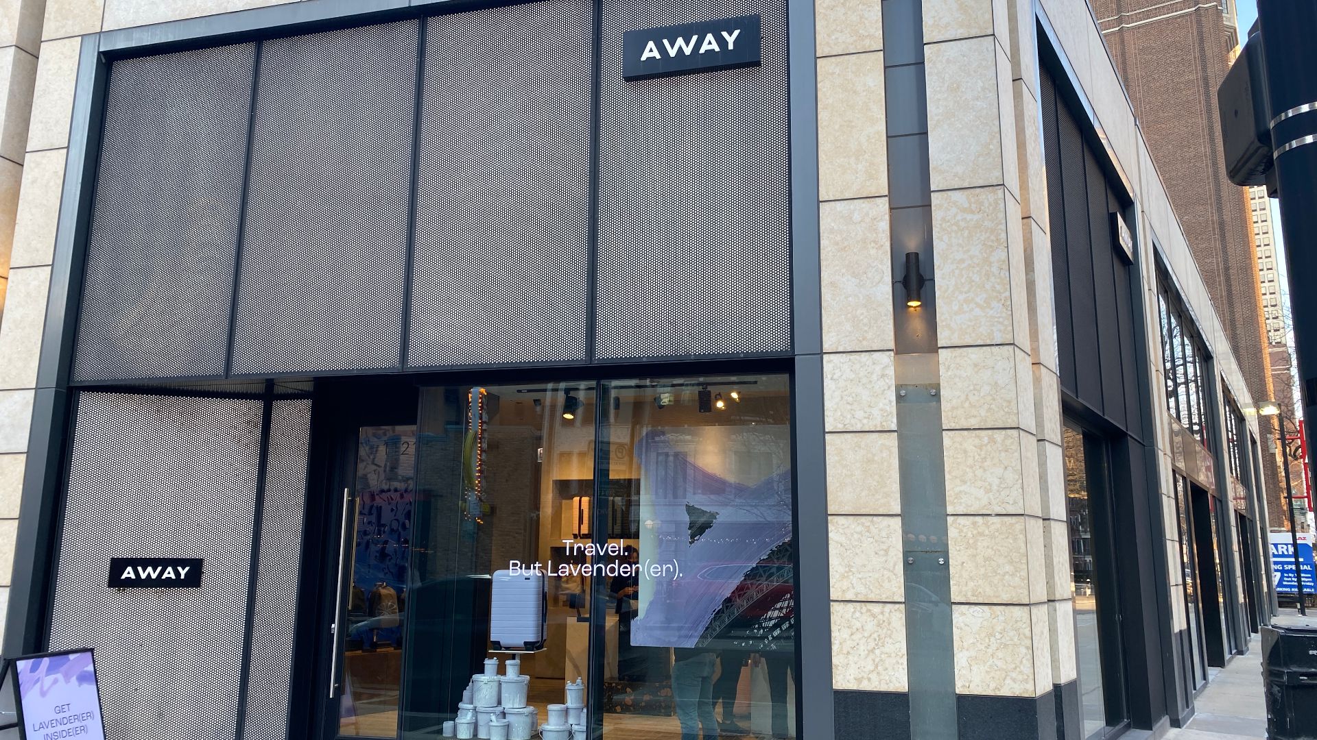 File:20220305 Away (1121 North State Street - Chicago) - Exterior.jpg