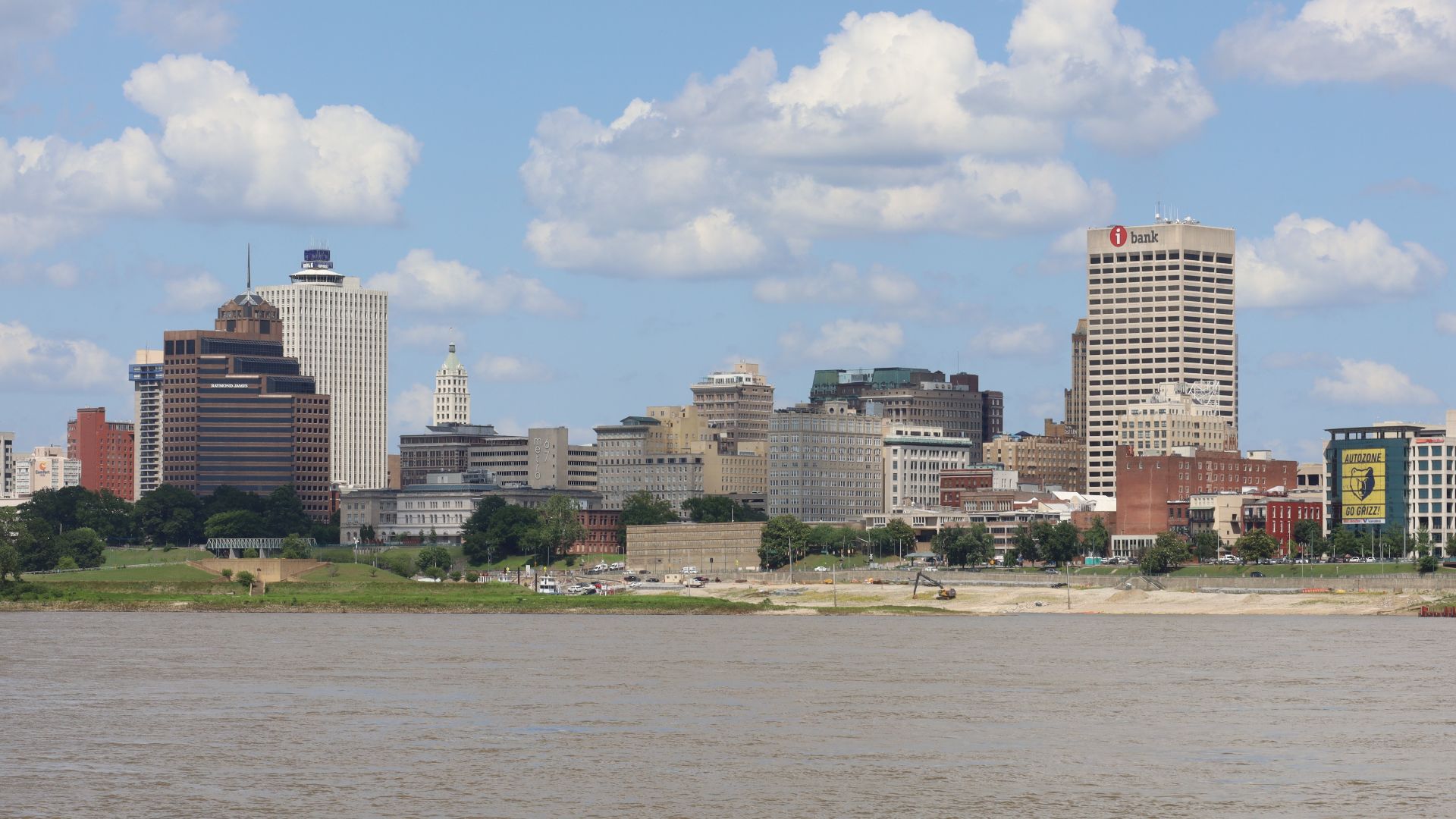 File:Memphis from the water 2022j (cropped).jpg