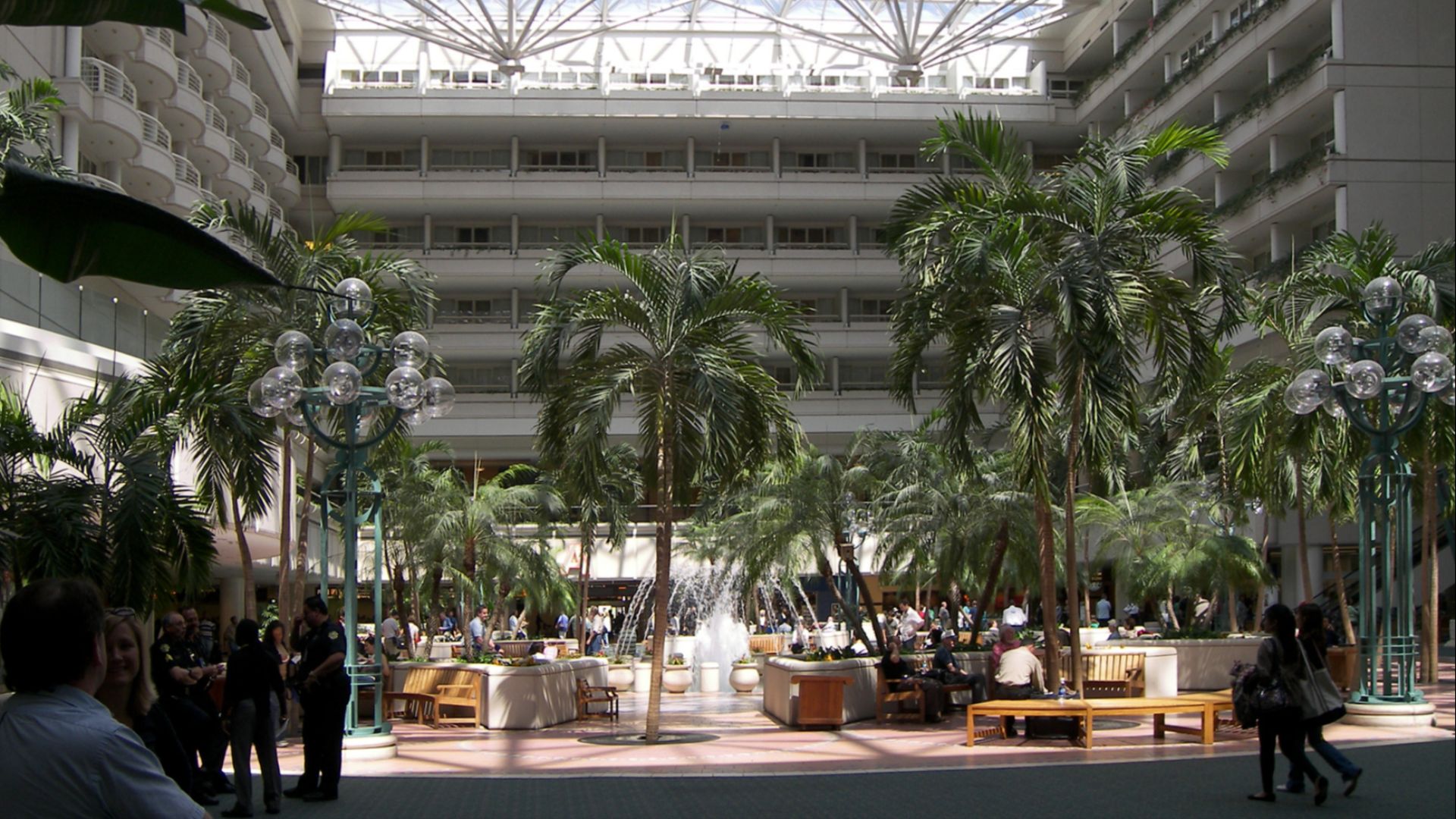 File:Orlando international airport atrium.jpg