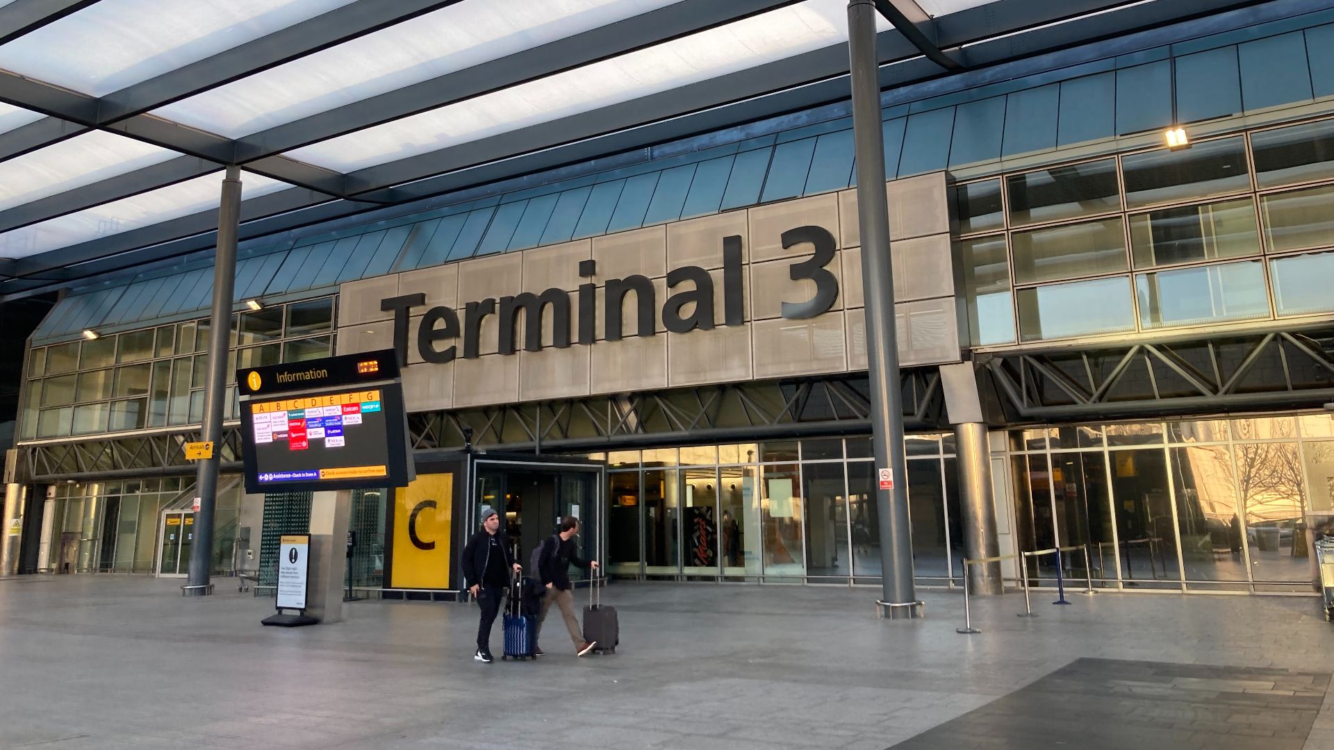 File:Entrance C to Terminal 3 of Heathrow Airport October 2022.jpg