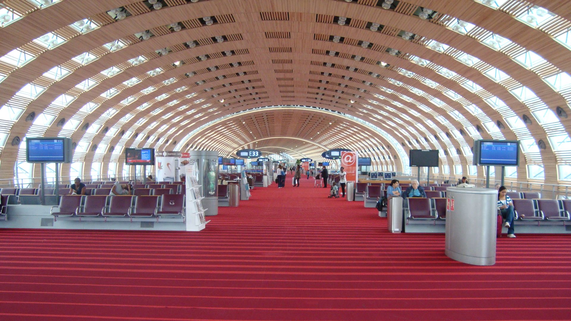 File:Charles de Gaulle Airport Terminal Interior.jpg