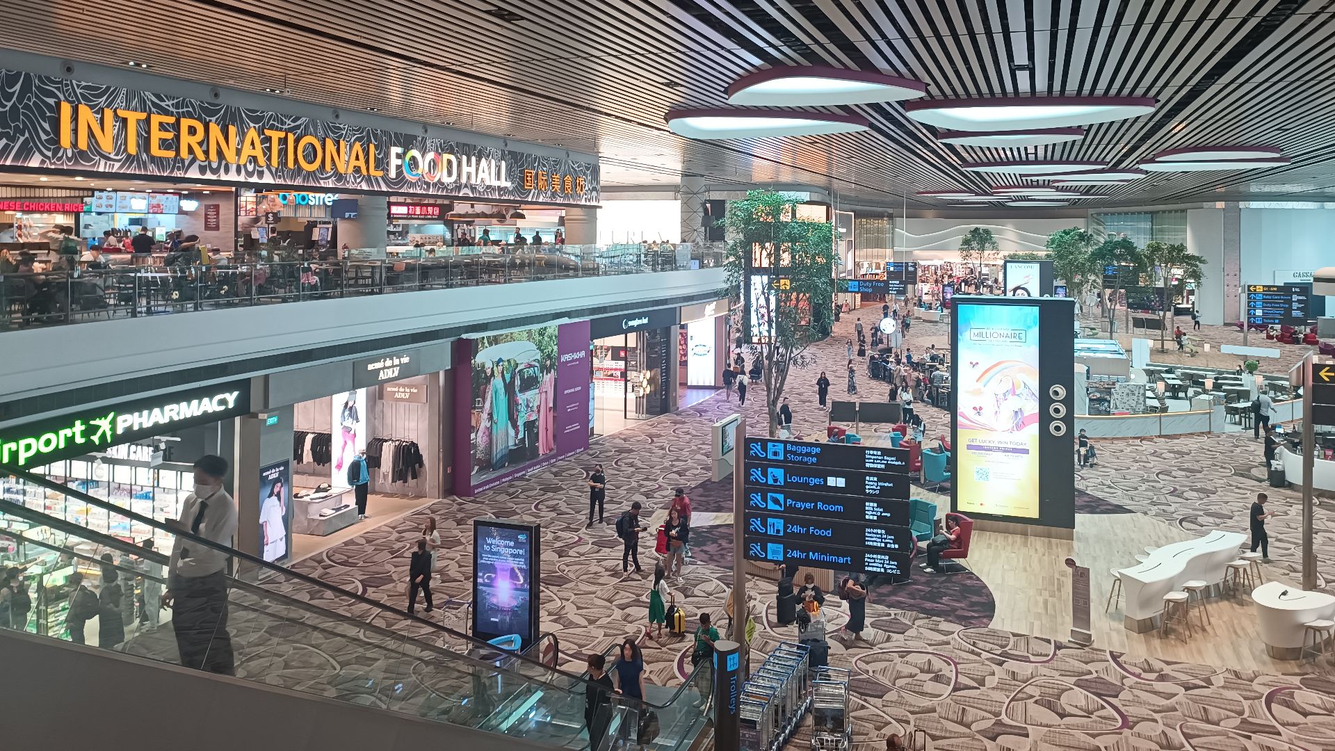 File:Changi Airport T4 Departure Hall interior (230820).jpg