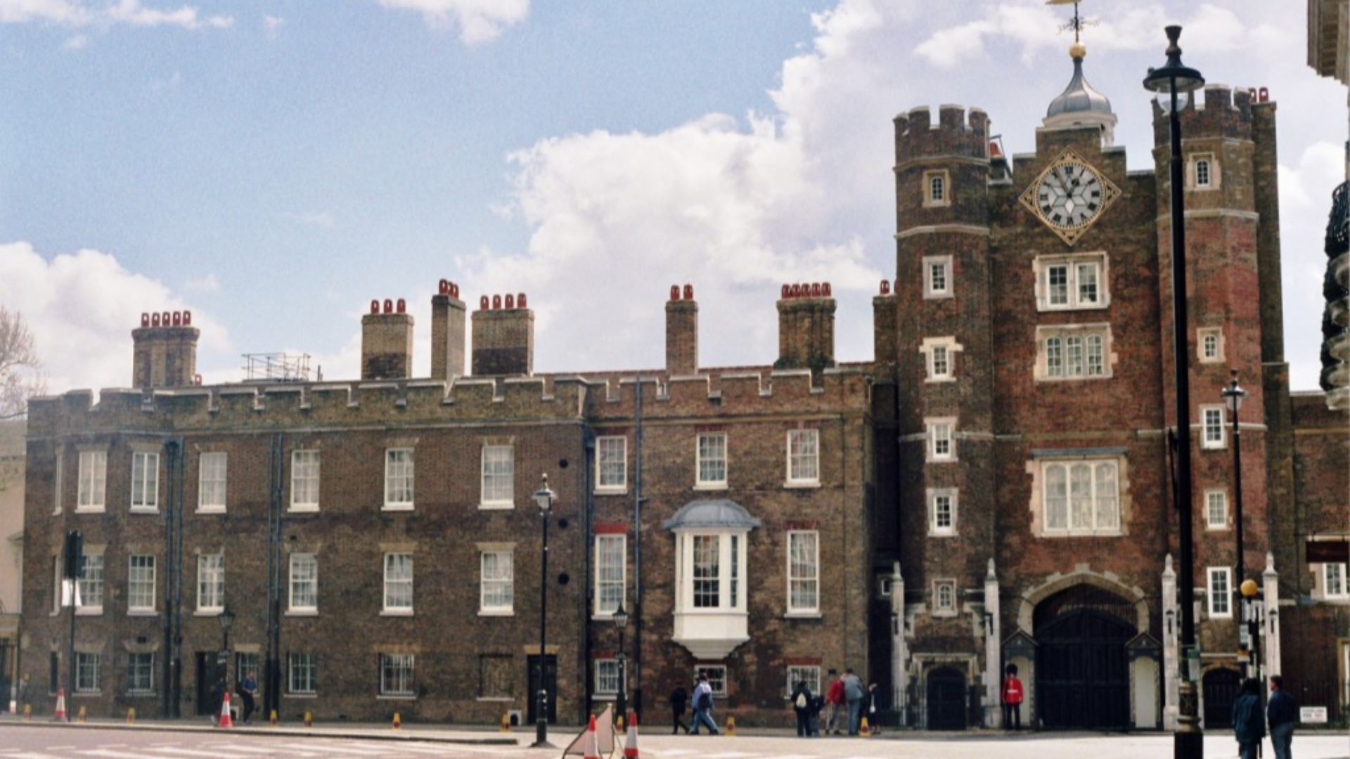 File:St James's Palace, 2001.jpg