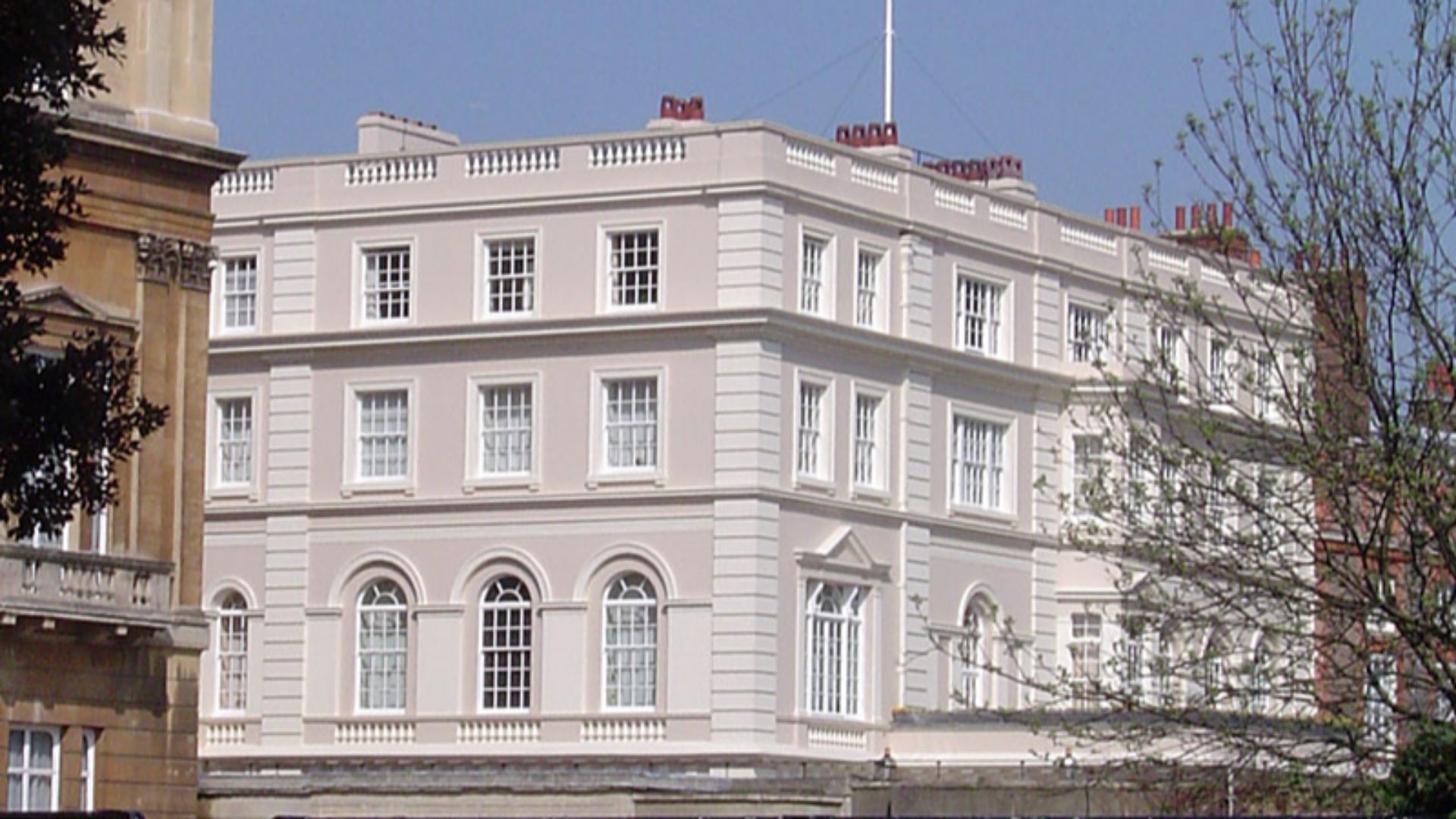 File:Clarence house.jpg