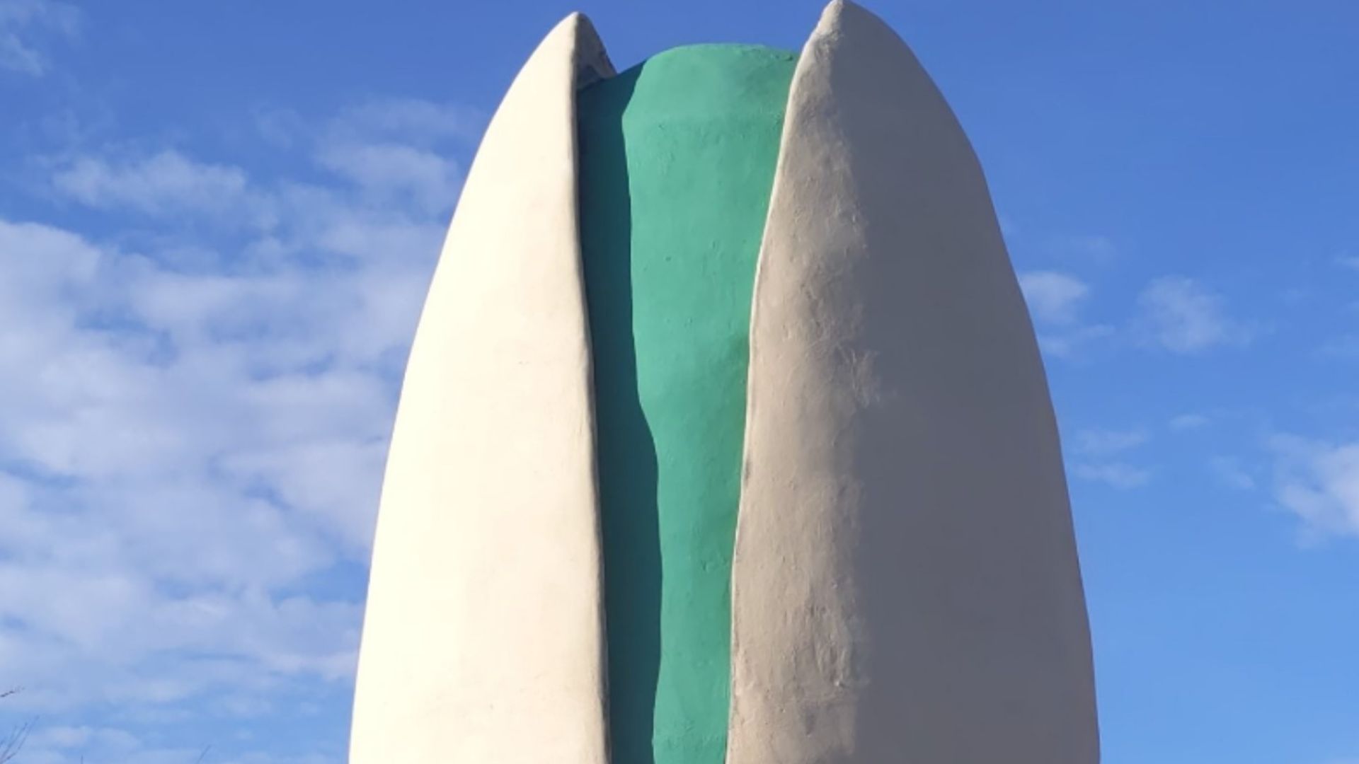 File:World's Largest Pistachio.jpg