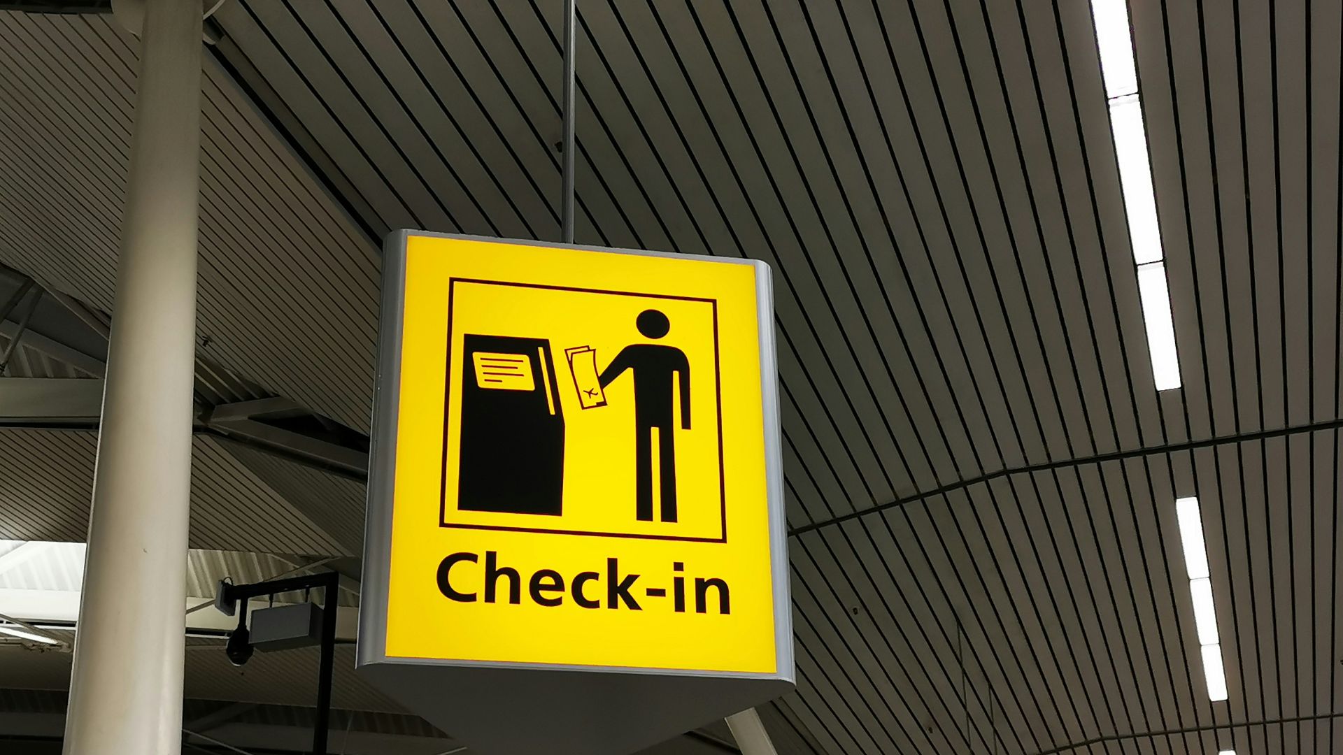 yellow and black no smoking sign