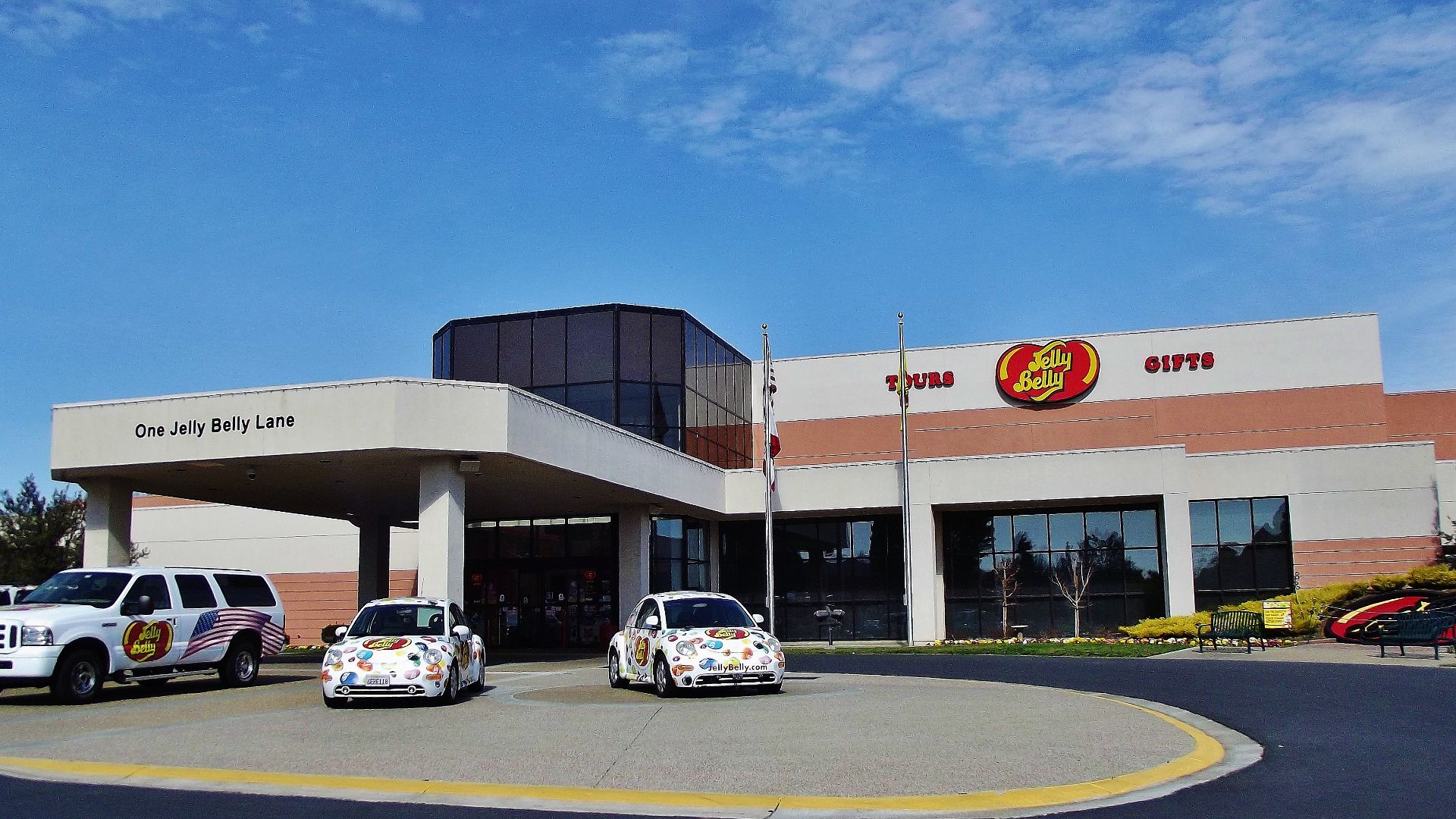 File:Jelly Belly Visitor's Center and factory.JPG