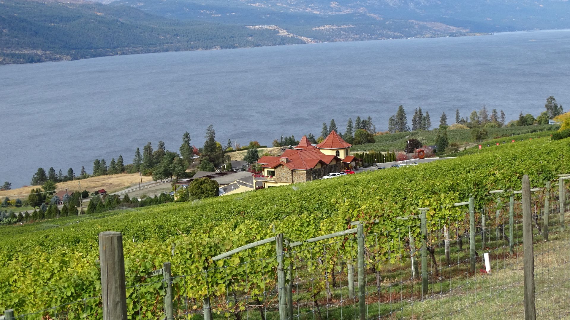 File:Okanagan Lake at Winfield - Lake Country - BC - Canada - 01 (37465275260) (2).jpg