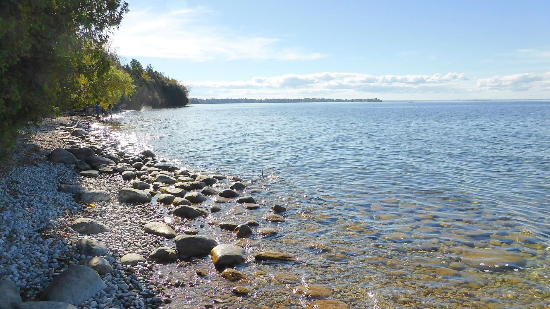 File:Sibbald Point Provincial Park - a view to Lake Simcoe (2).jpg