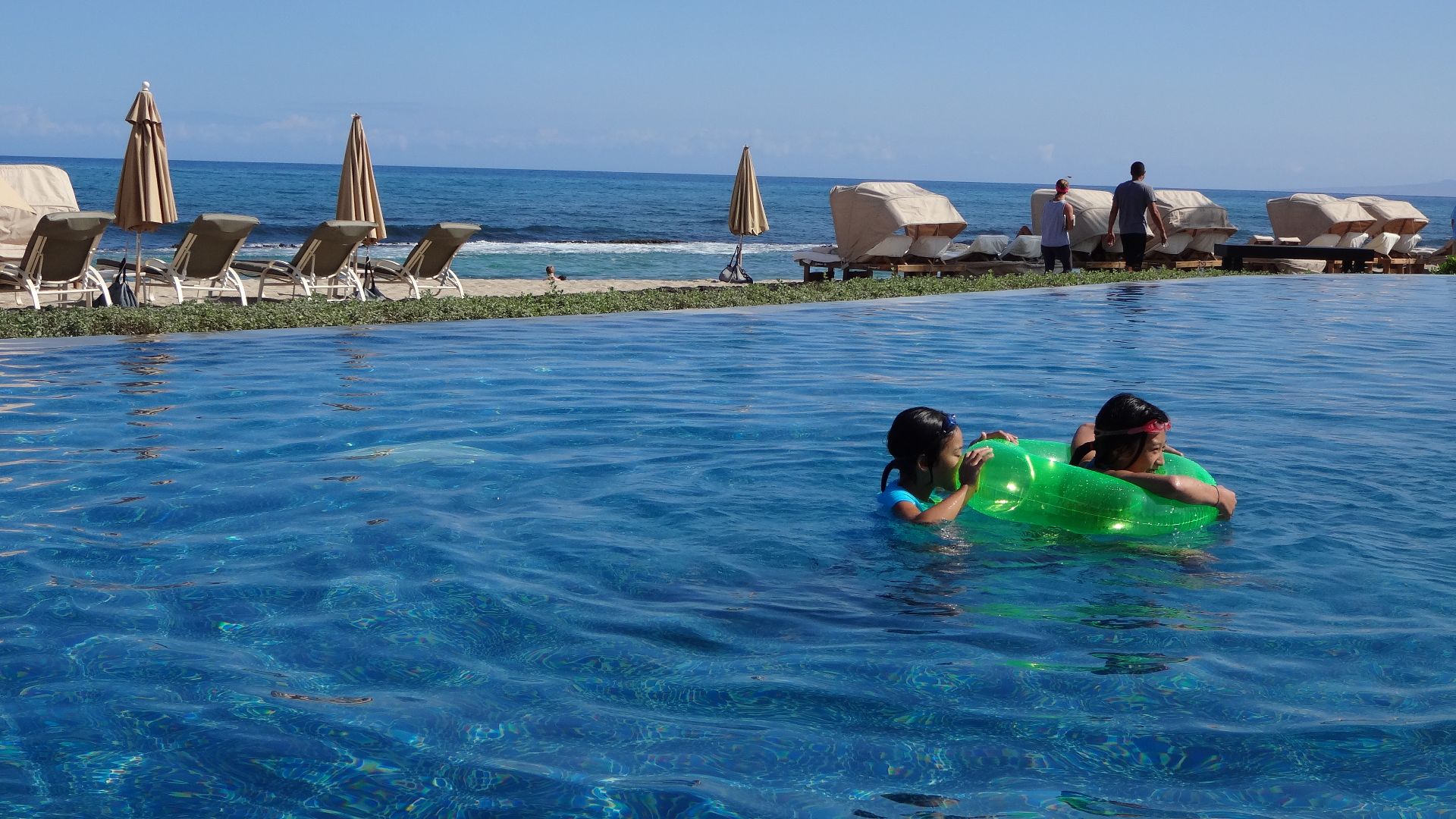 File:Infinity pool, Four Seasons Hualalai.JPG