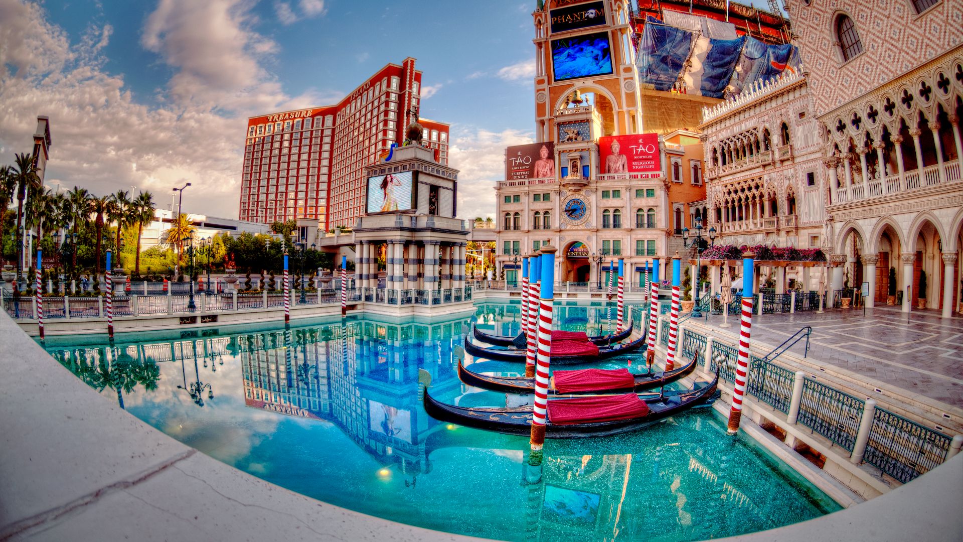 File:Venetian Las Vegas pool (Unsplash).jpg