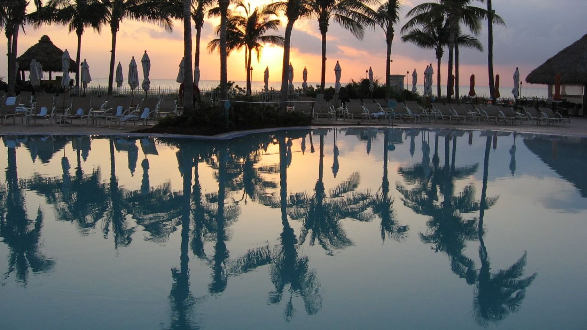 File:Ritz-Carlton Sunrise Key Biscayne (133476501).jpg