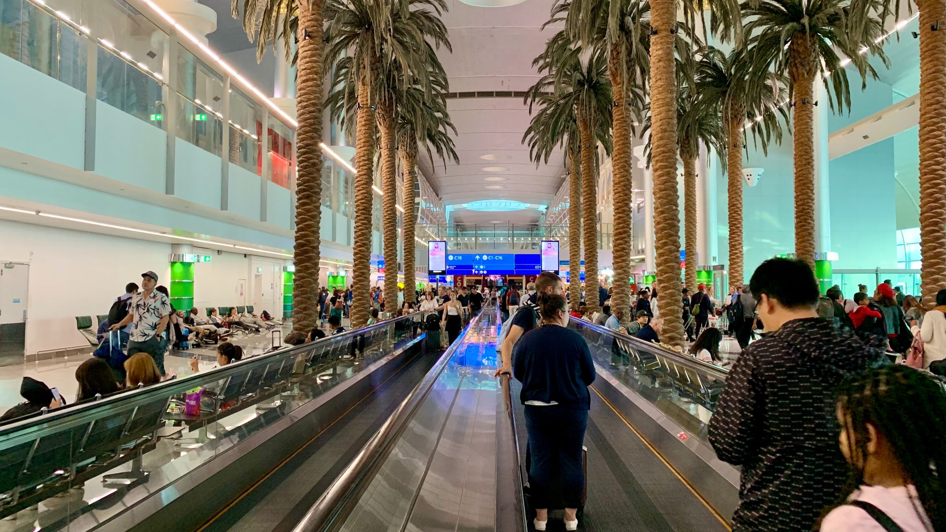 File:Dubai International Airport interior of Terminal 3, 2019, 04.jpg