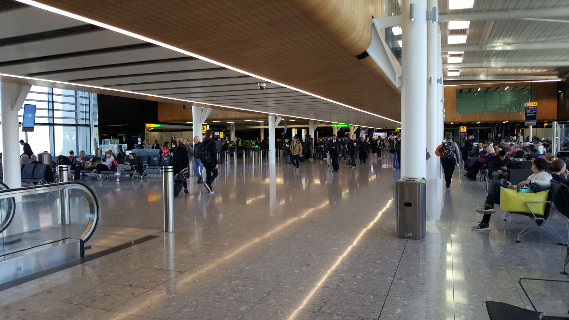File:London Heathrow Airport - Terminal Two (geograph 5244399).jpg