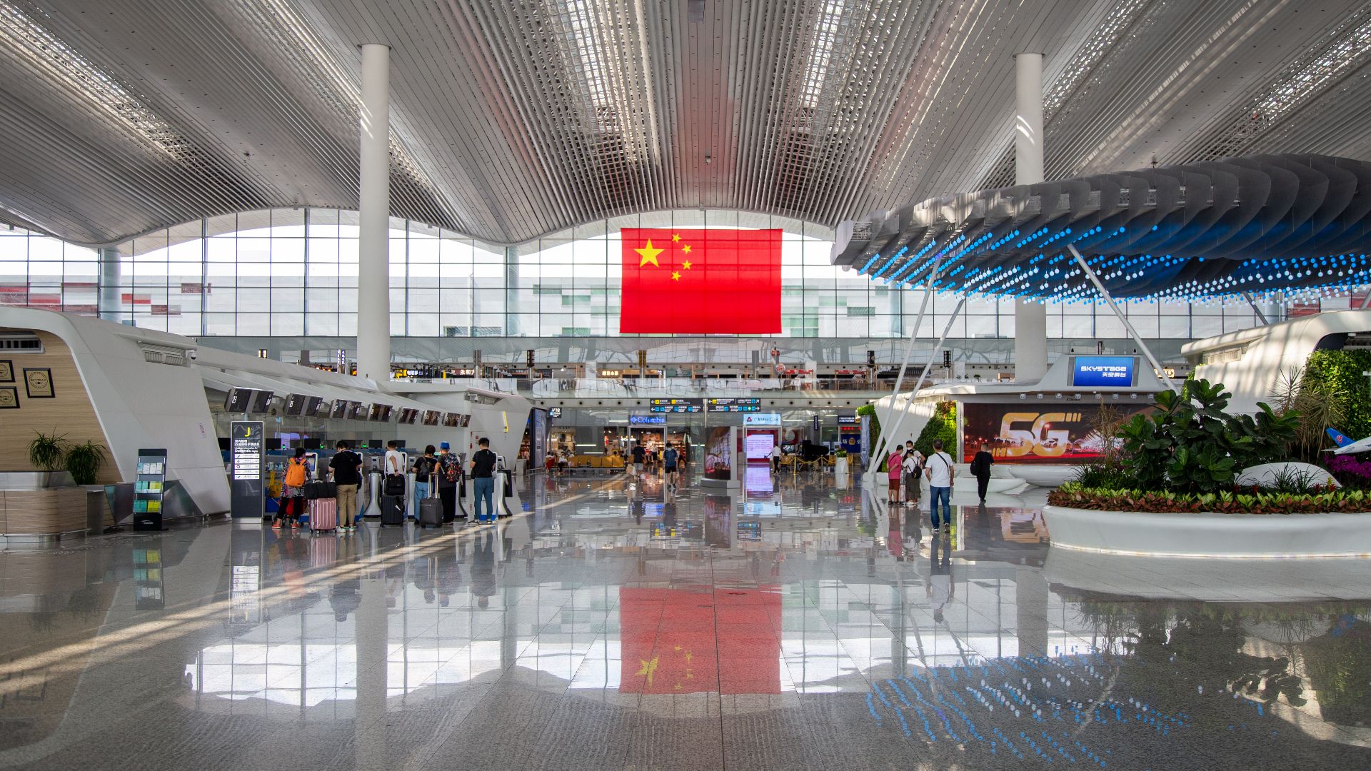 File:Guangzhou Baiyun International Airport T2.jpg