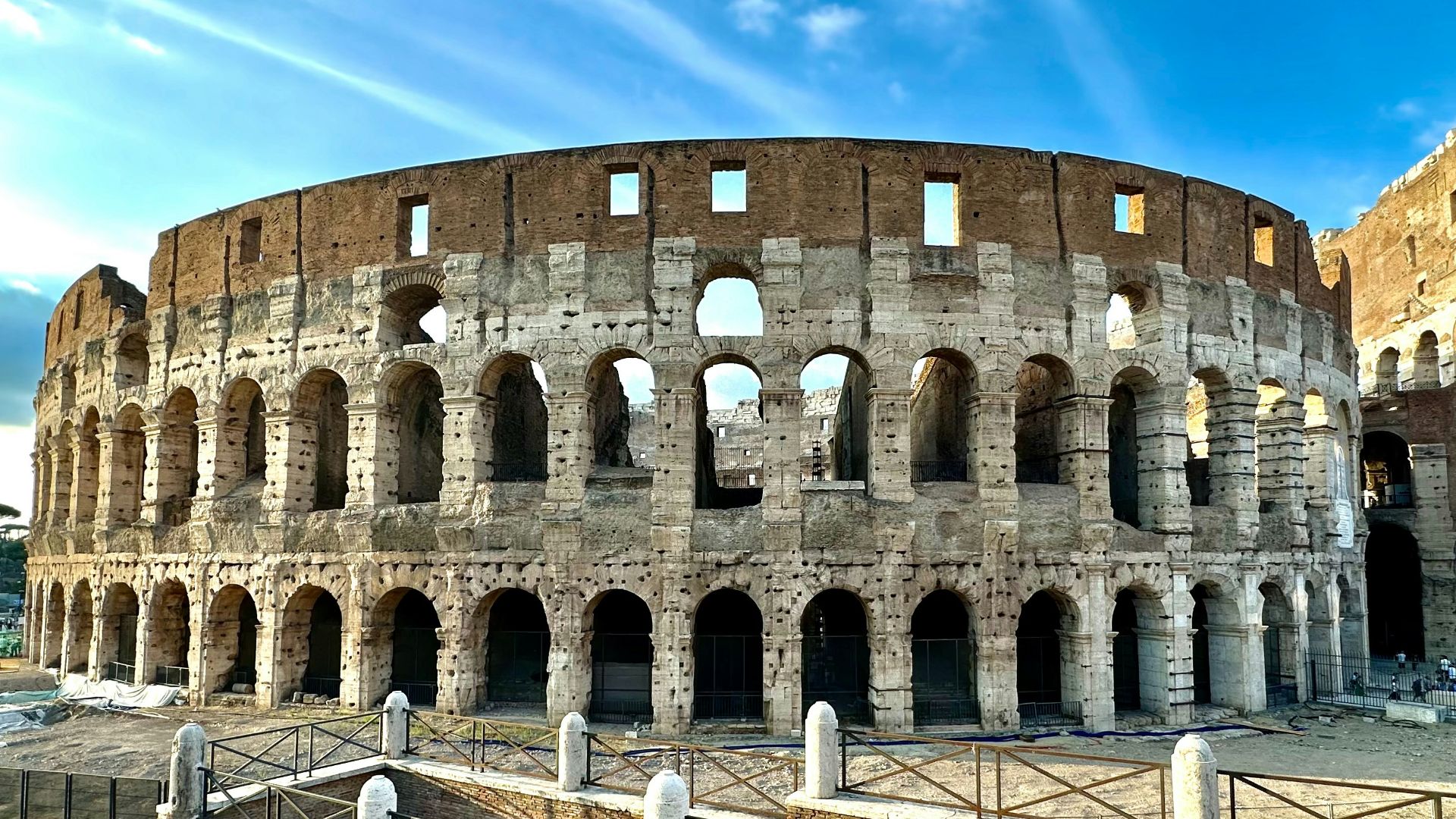 A very large building with a very tall tower