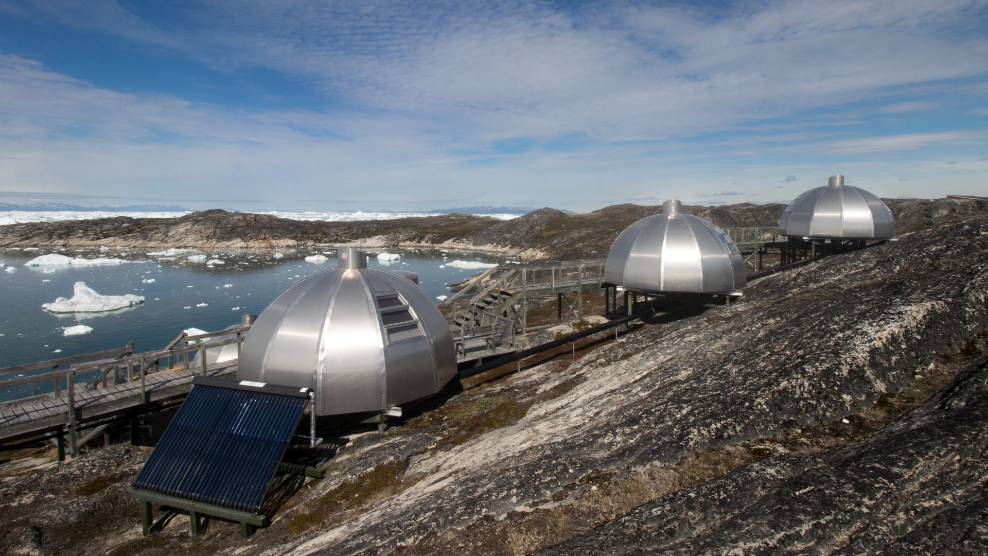 File:Igloos outside the Arctic Hotel in Ilulissat on Greenland Ilulissat.jpg