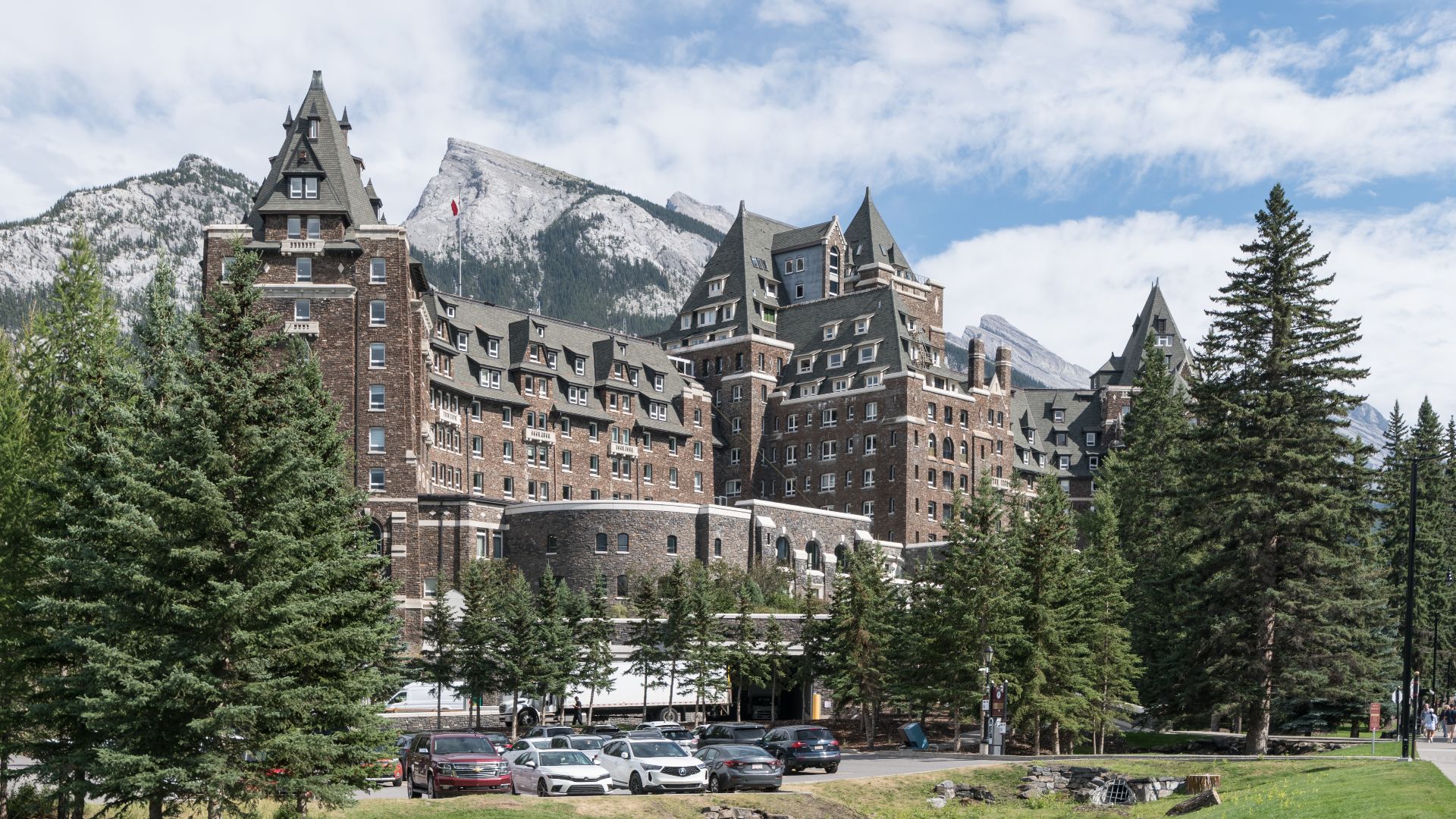 File:Fairmont Banff Springs Hotel, west view 20240820 1.jpg