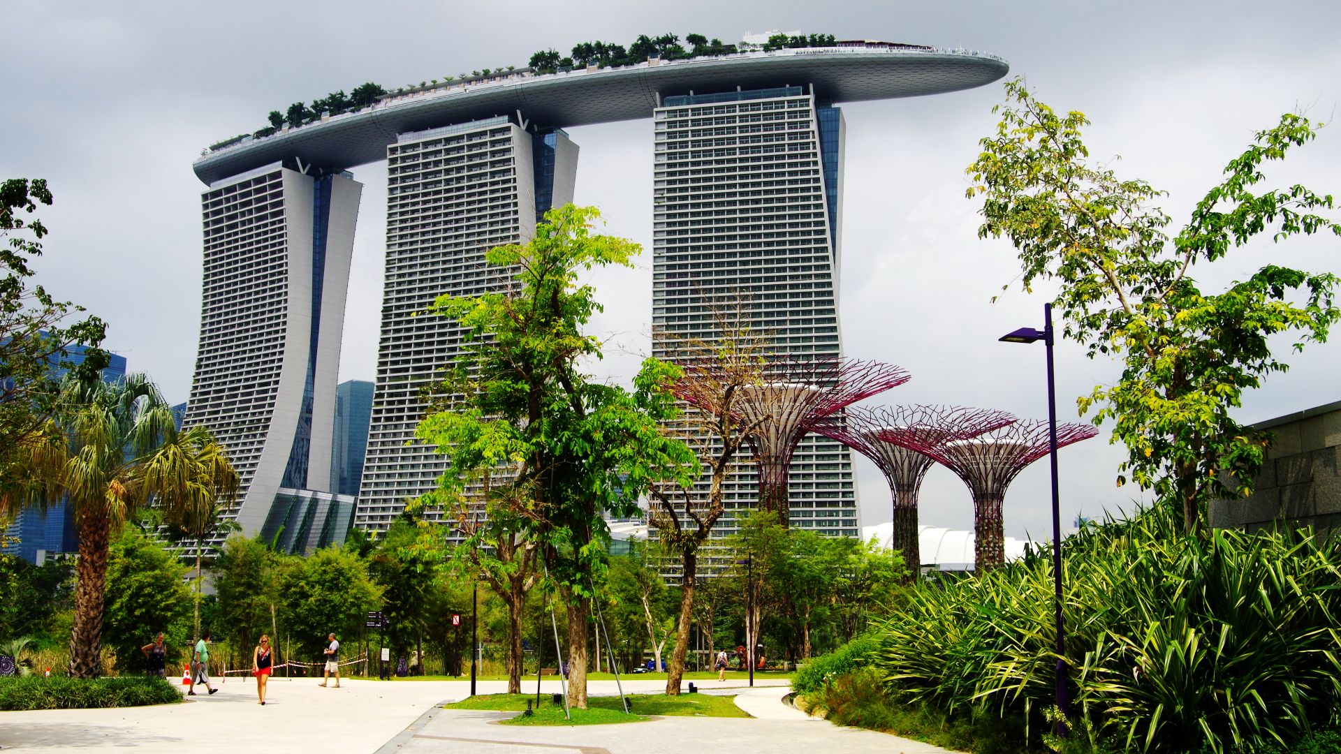 File:SG-marina-bay-sands-hotel-gardens.jpg