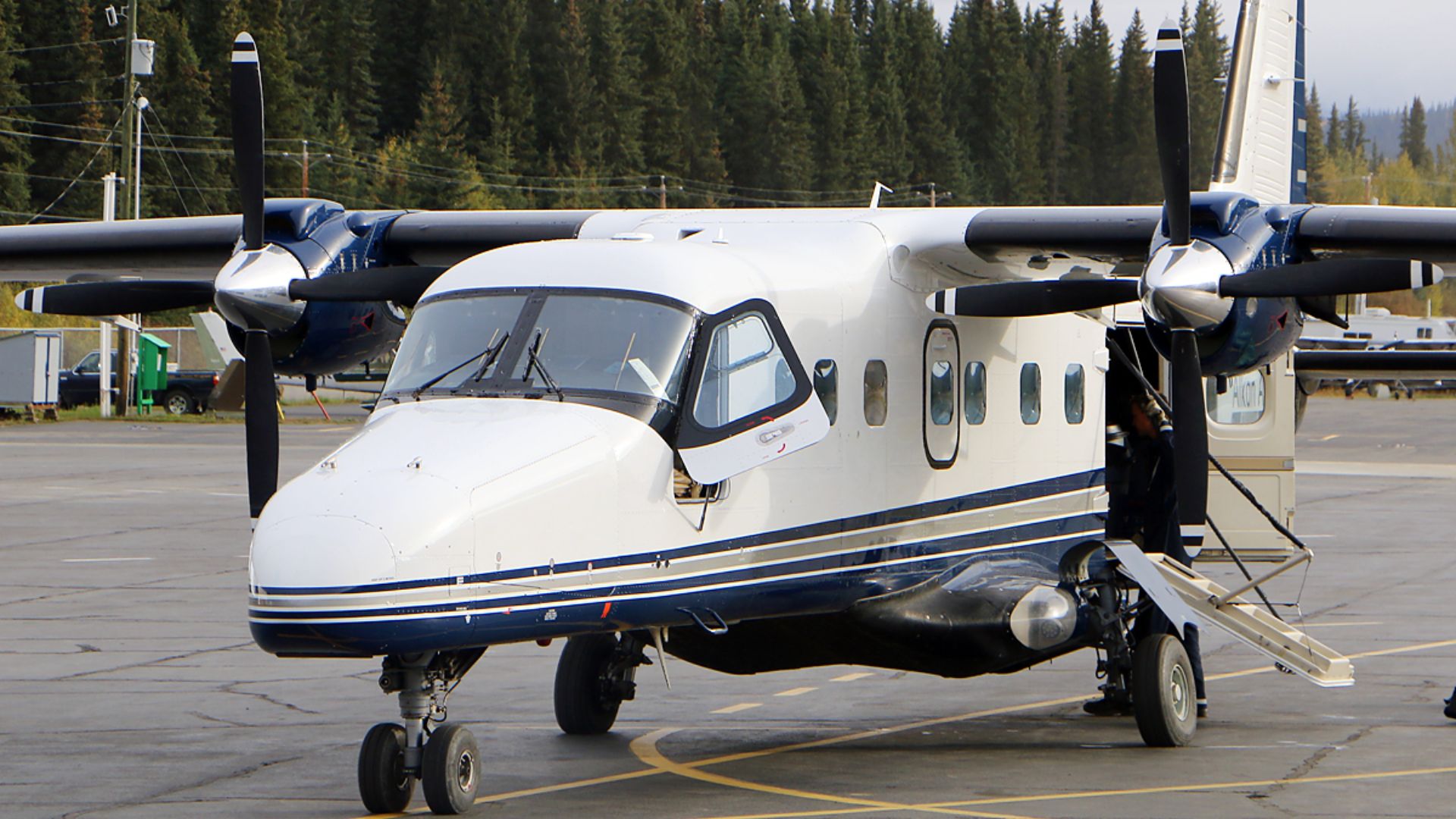 File:Dornier 228 C-GAKI of Alkan Air (45664612301).jpg