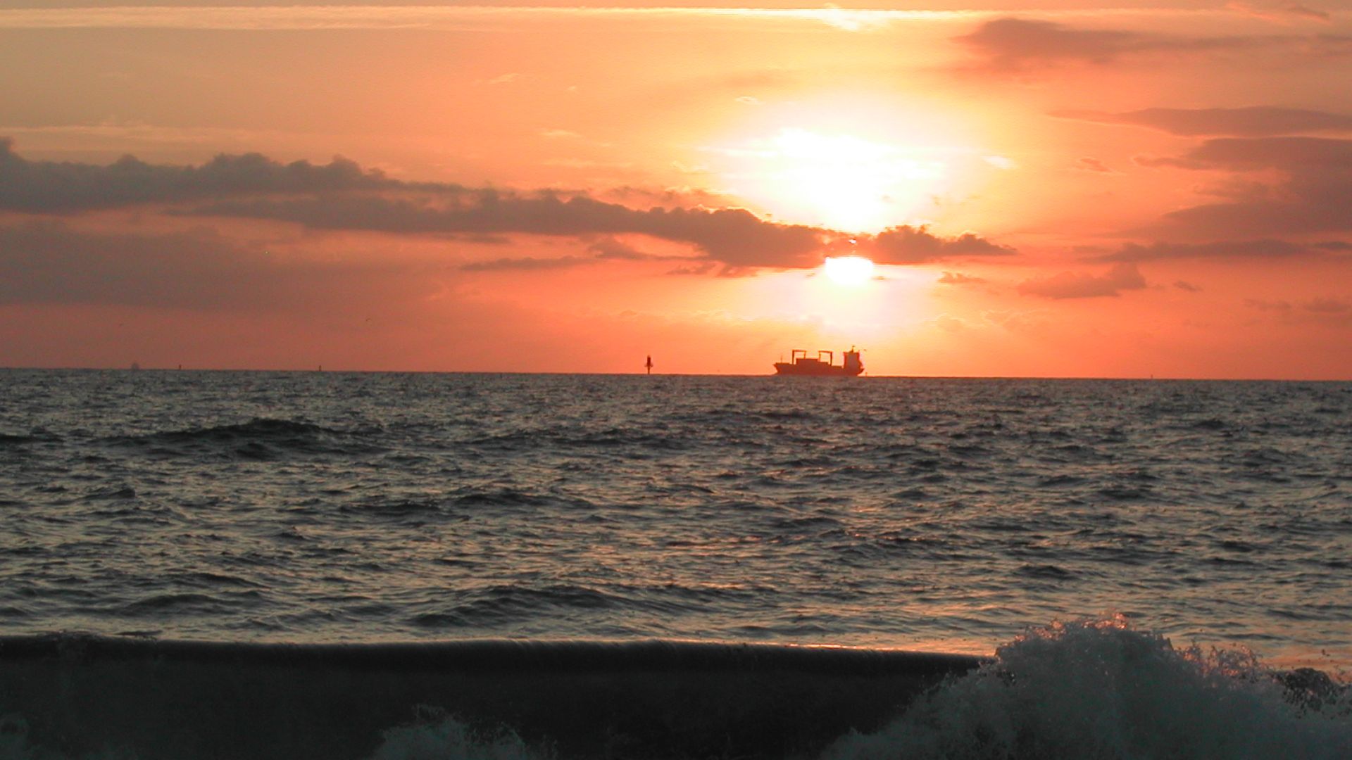 File:Sunrise over north beach on Tybee Island, GA.jpg