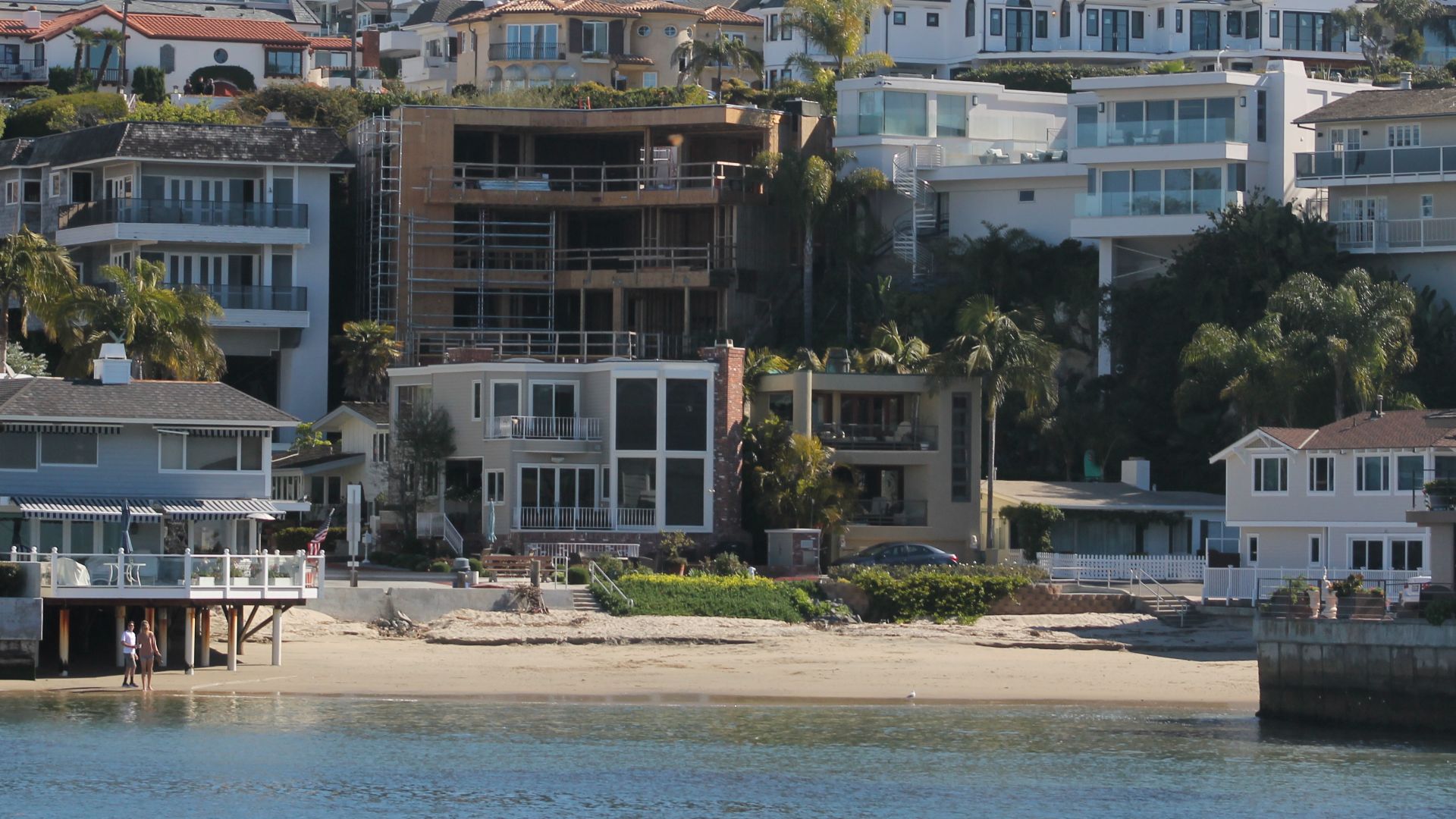 File:Beach Houses in Newport Beach.jpg
