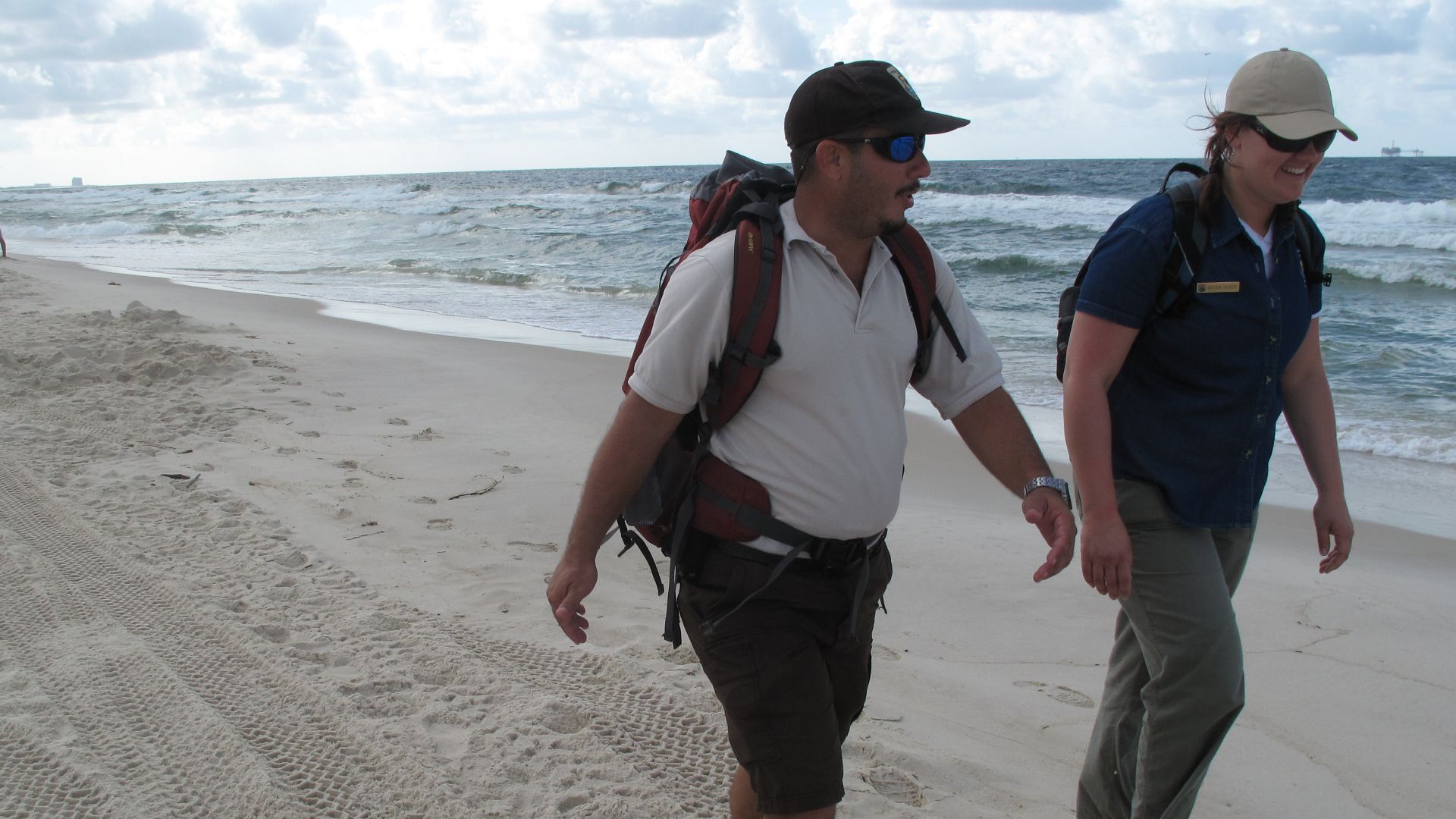 File:Carlos Pacheco and Kristen Gilbert walking the beach in Gulf Shores, Alabama (4832005962).jpg