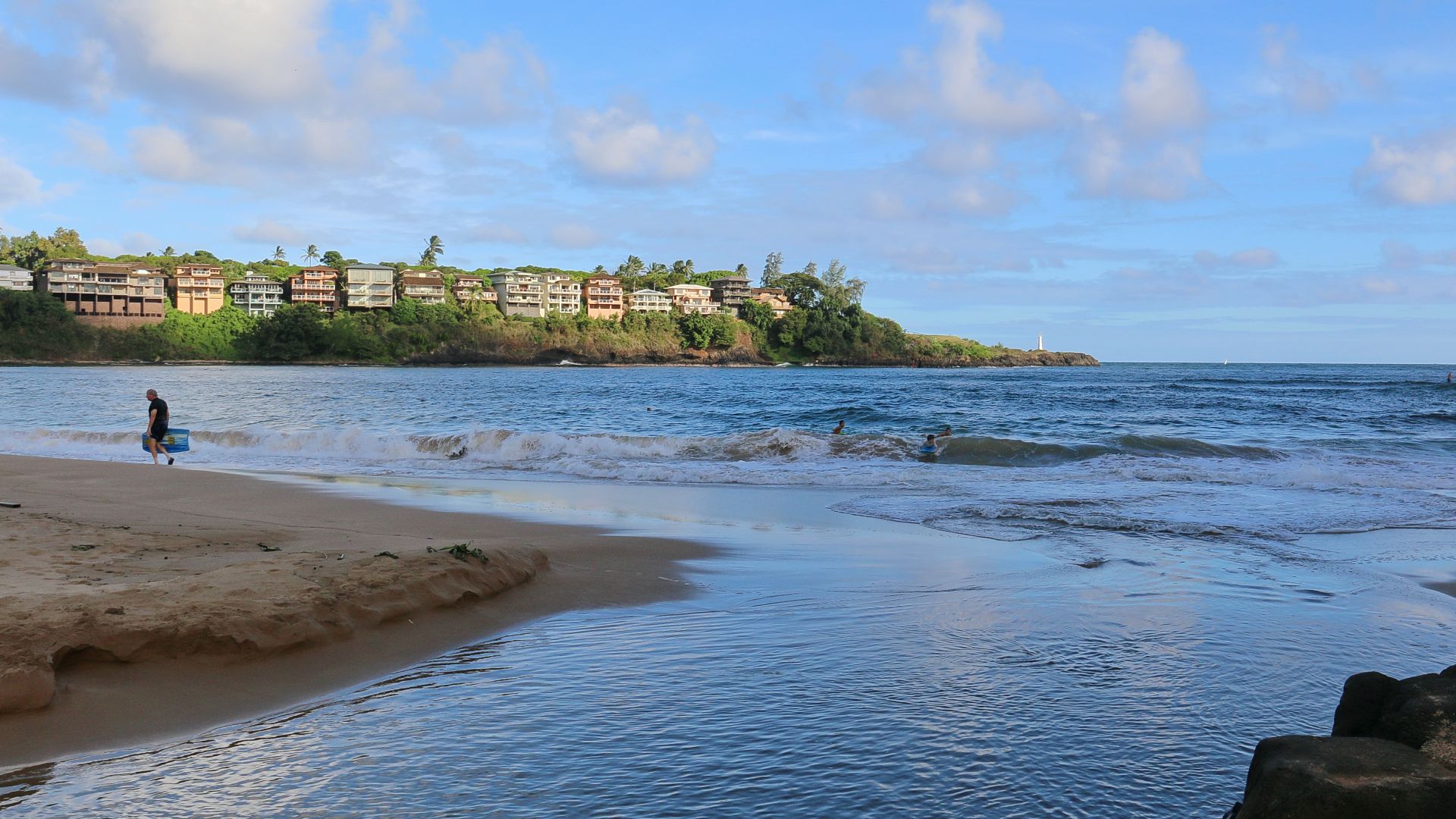 File:Nawiliwili Beach Park, Nawiliwili Bay, Lihue - panoramio.jpg